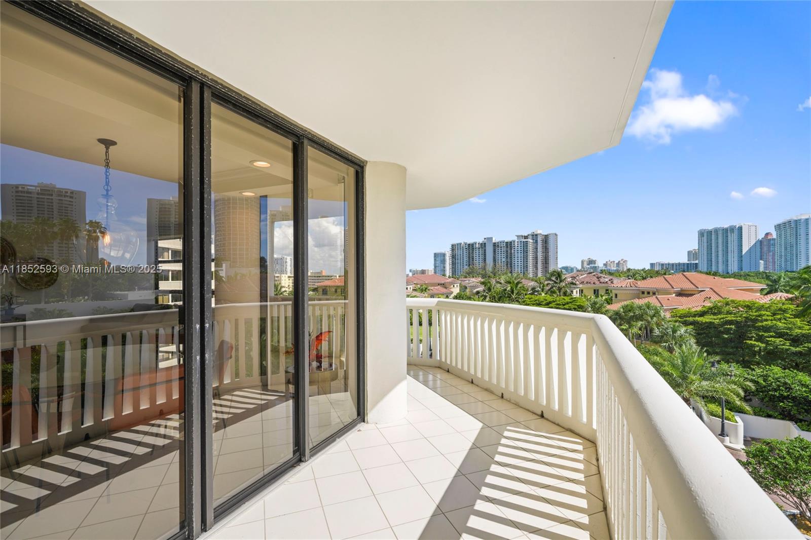 See details 504 3 / 3 1880 sq. ft. $ 2025-08-04 0 Photo
