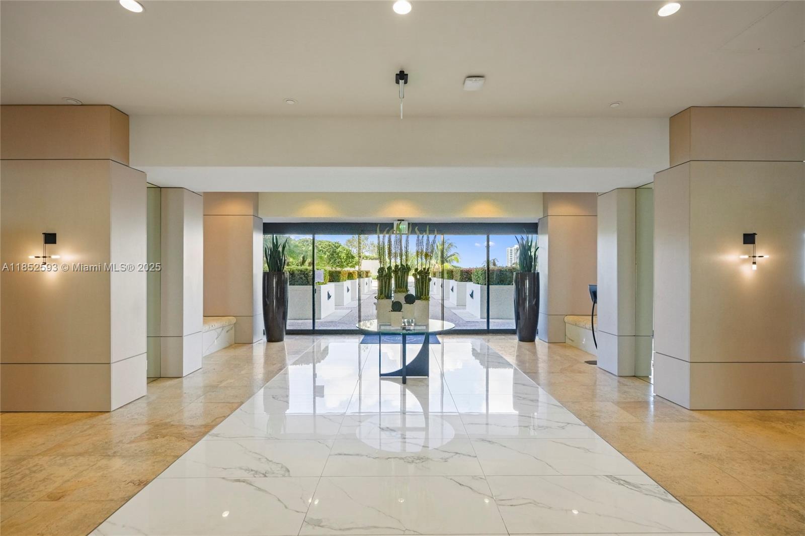 See details 504 3 / 3 1880 sq. ft. $ 2025-08-04 0 Photo