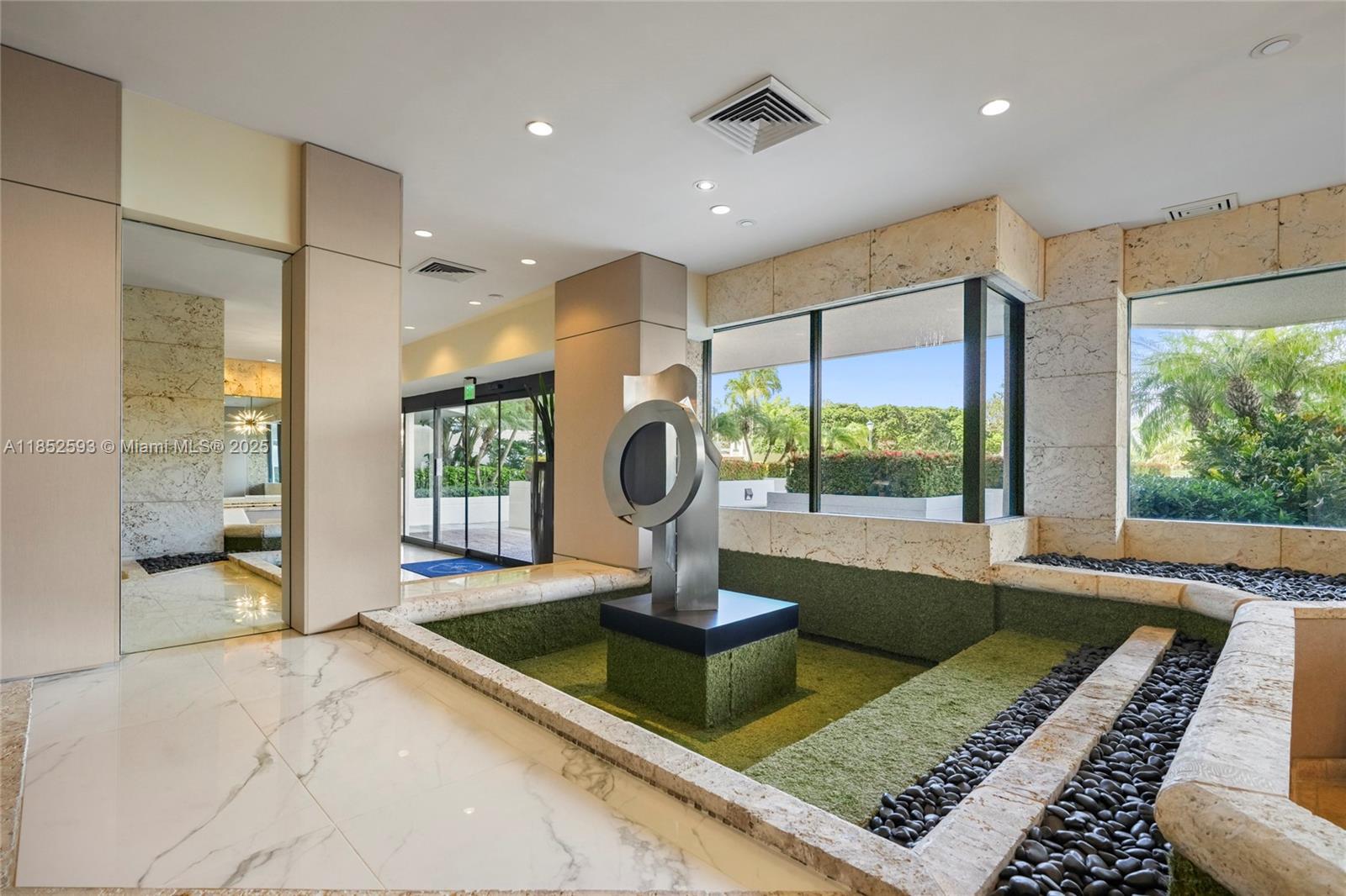See details 504 3 / 3 1880 sq. ft. $ 2025-08-04 0 Photo