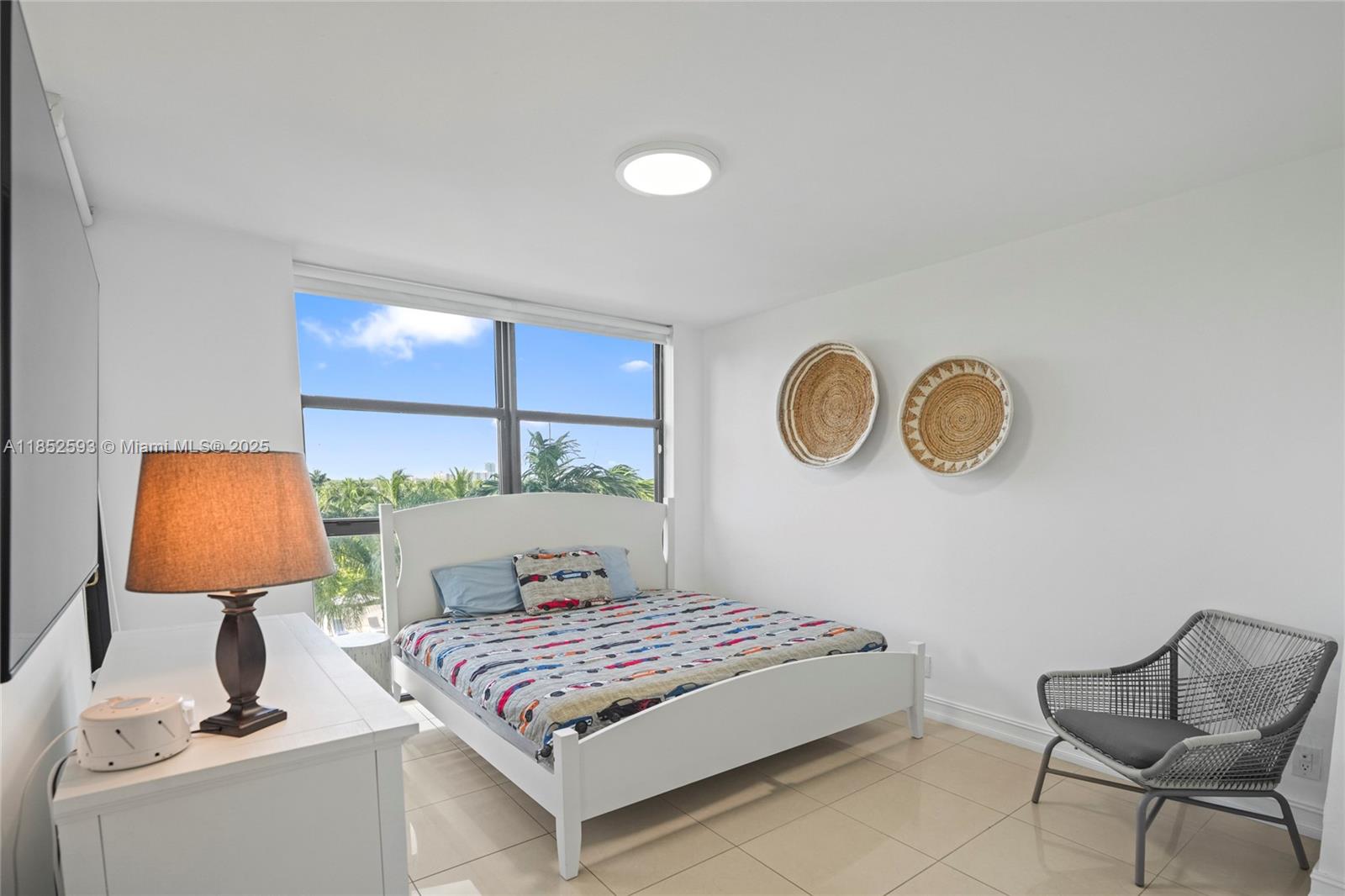 See details 504 3 / 3 1880 sq. ft. $ 2025-08-04 0 Photo