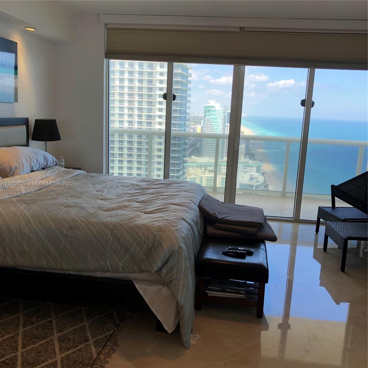 Ver detalles 4101 3 / 3 2065 sq. ft. $ 2025-08-04 0 foto