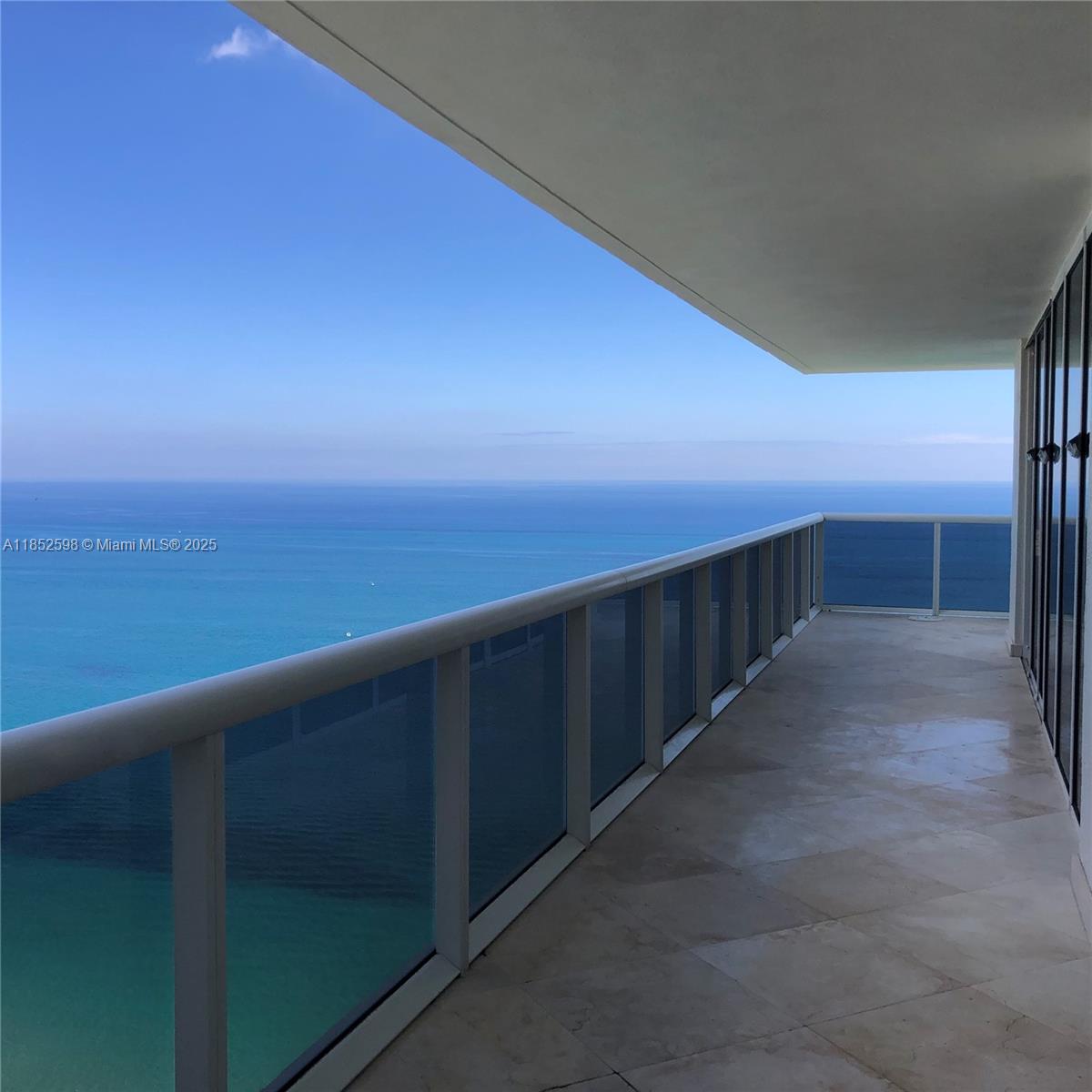 Ver detalles 4101 3 / 3 2065 sq. ft. $ 2025-08-04 0 foto