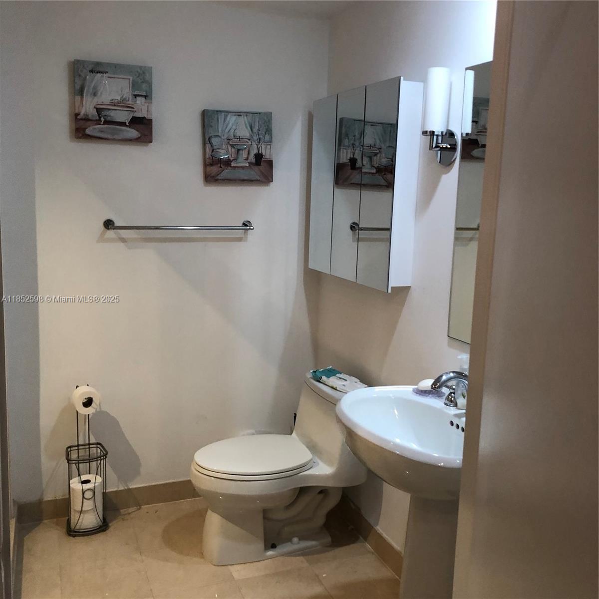 Ver detalles 4101 3 / 3 2065 sq. ft. $ 2025-08-04 0 foto