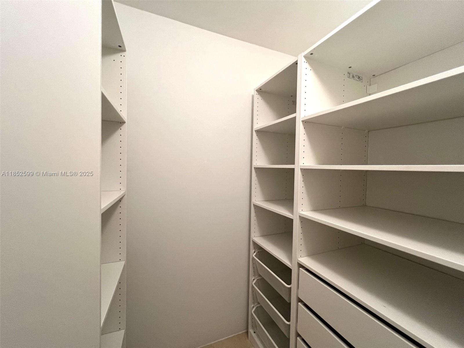 Photo of 3131 188th St  #1-606, Aventura, Florida, 33180 - 