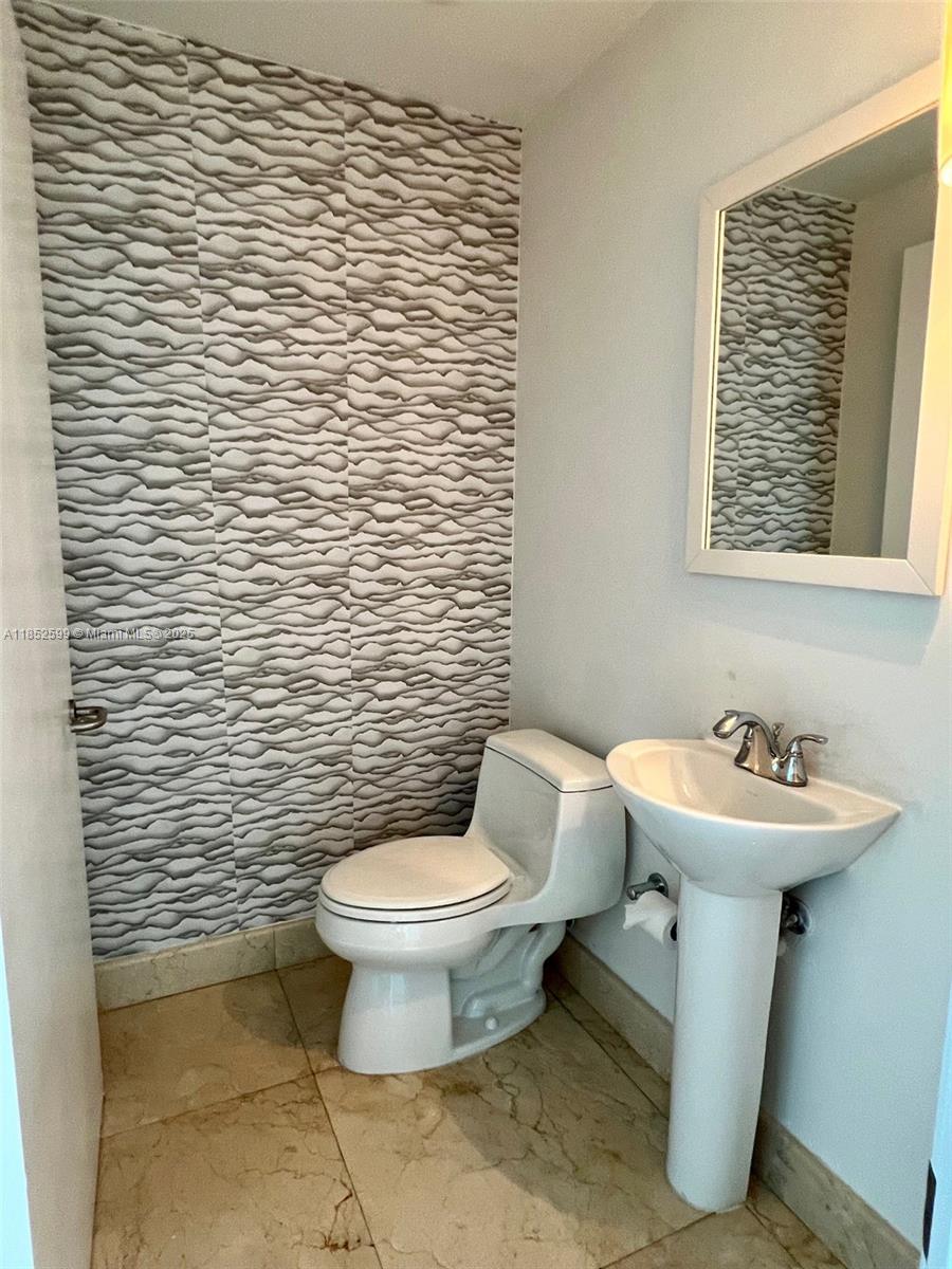 Photo of 3131 188th St  #1-606, Aventura, Florida, 33180 - 