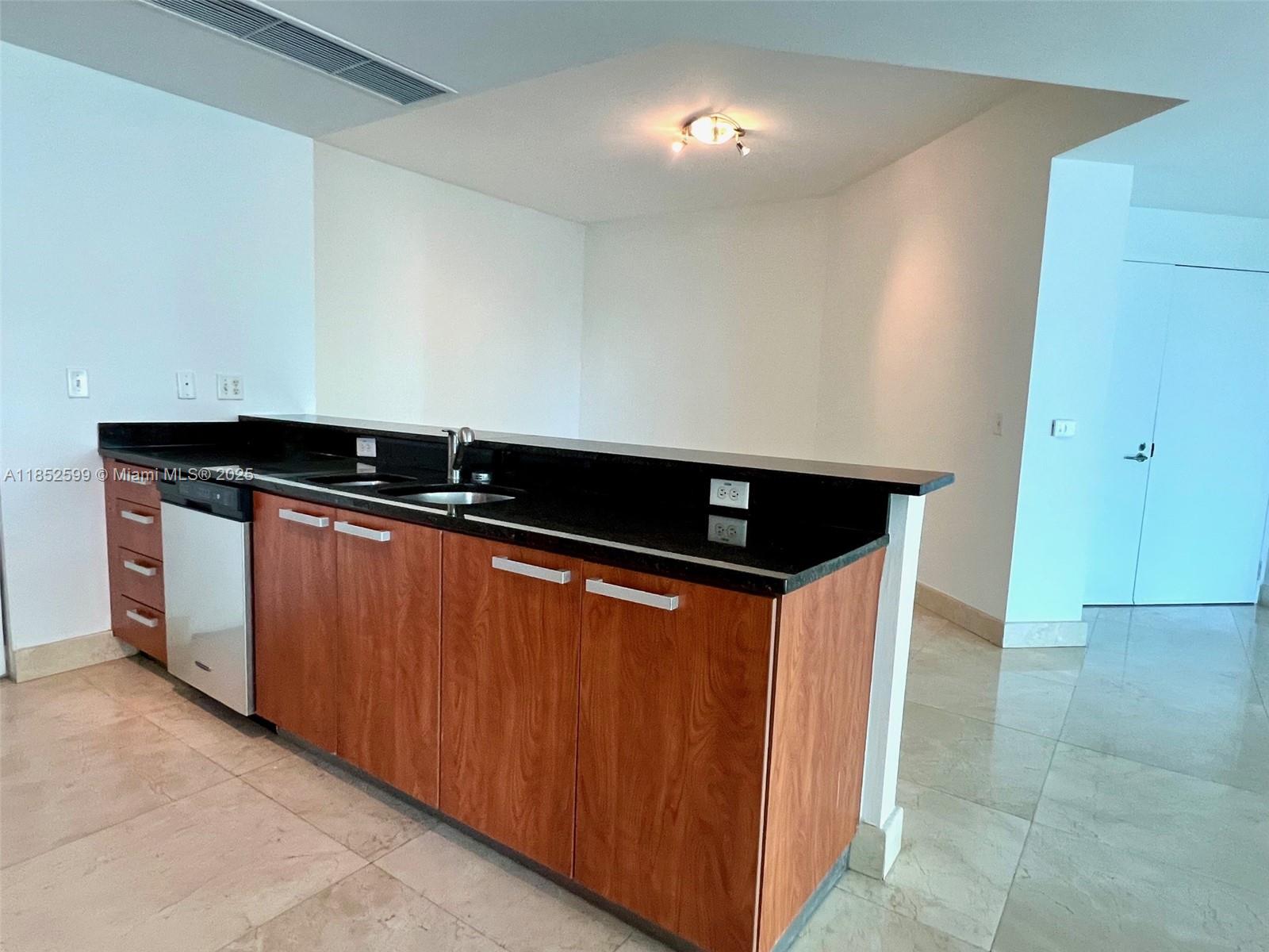 Photo of 3131 188th St  #1-606, Aventura, Florida, 33180 - 