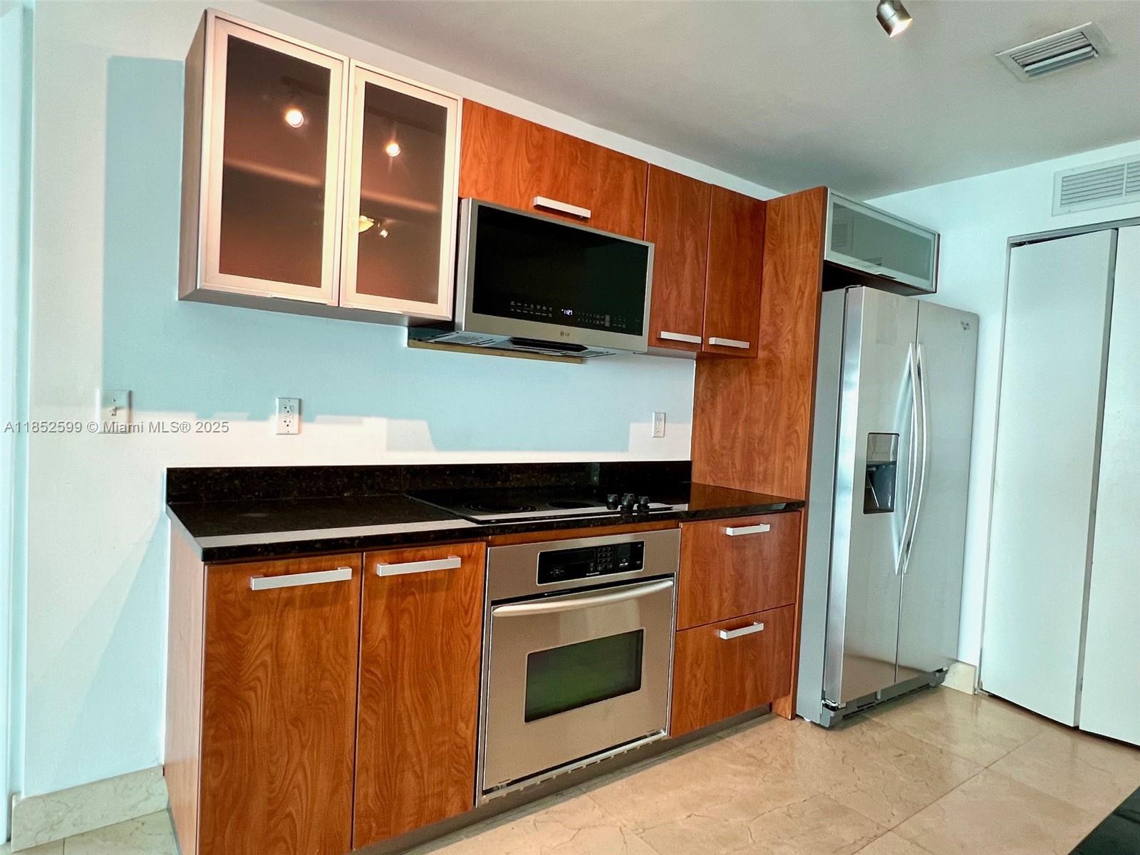 Photo of 3131 188th St  #1-606, Aventura, Florida, 33180 - 