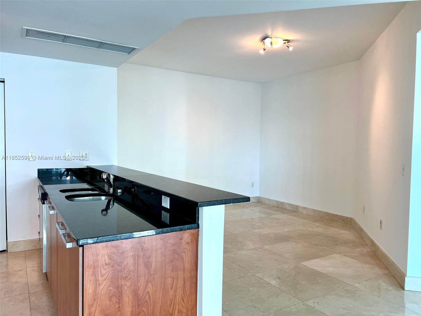 Photo of 3131 188th St  #1-606, Aventura, Florida, 33180 - 