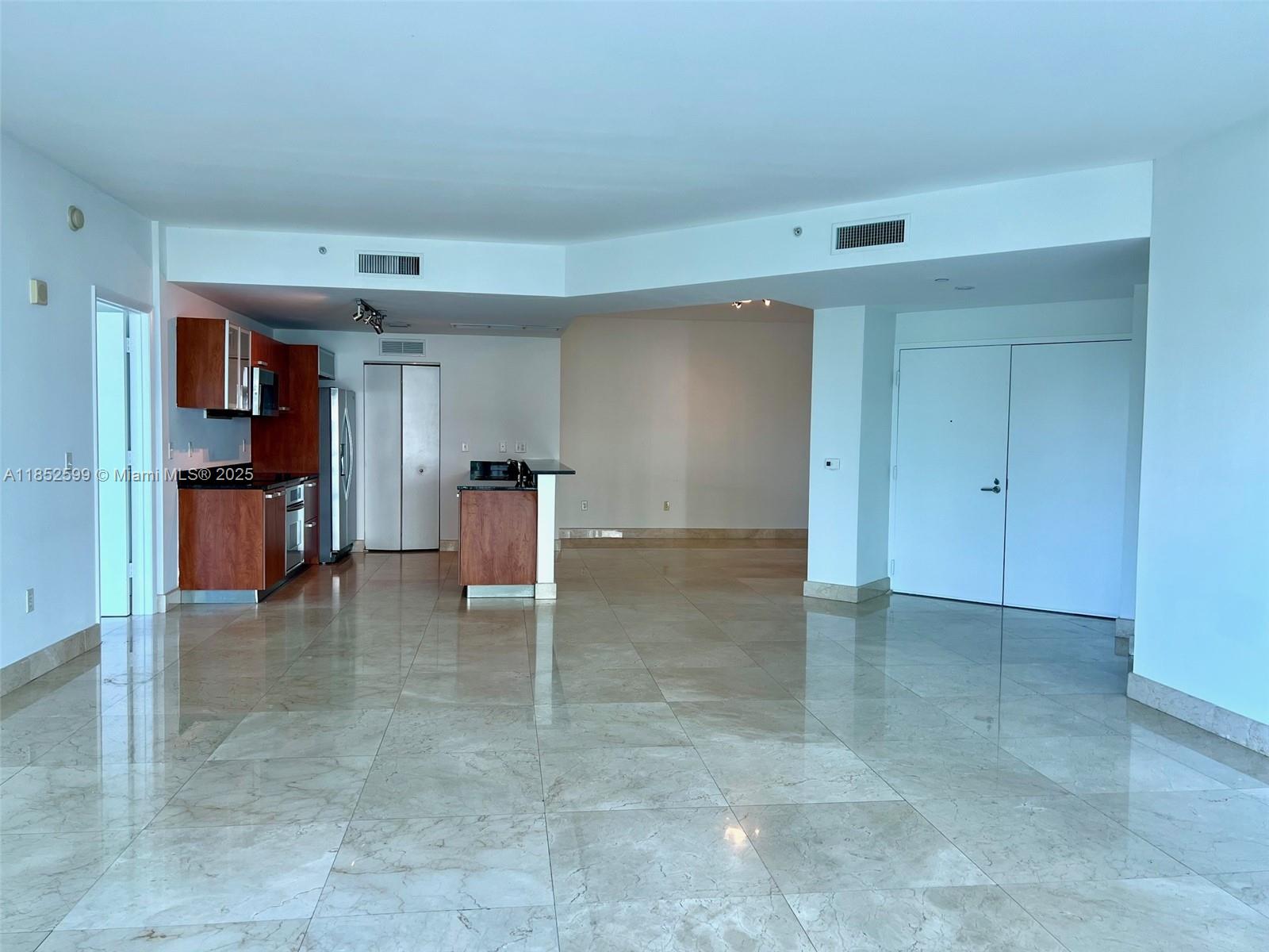Photo of 3131 188th St  #1-606, Aventura, Florida, 33180 - 