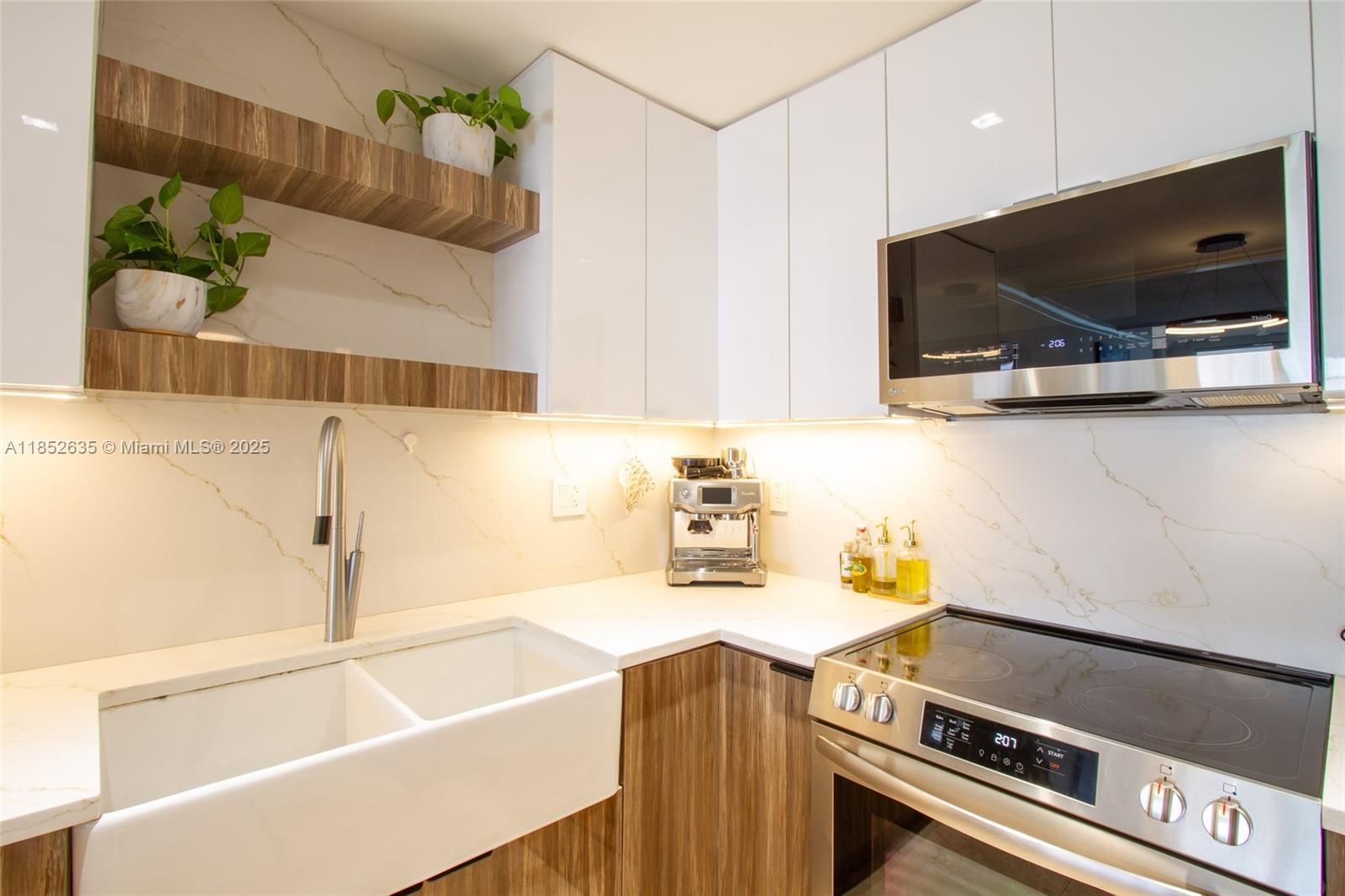 Photo of 3725 Ocean Dr  #1514, Hollywood, Florida, 33019 - 