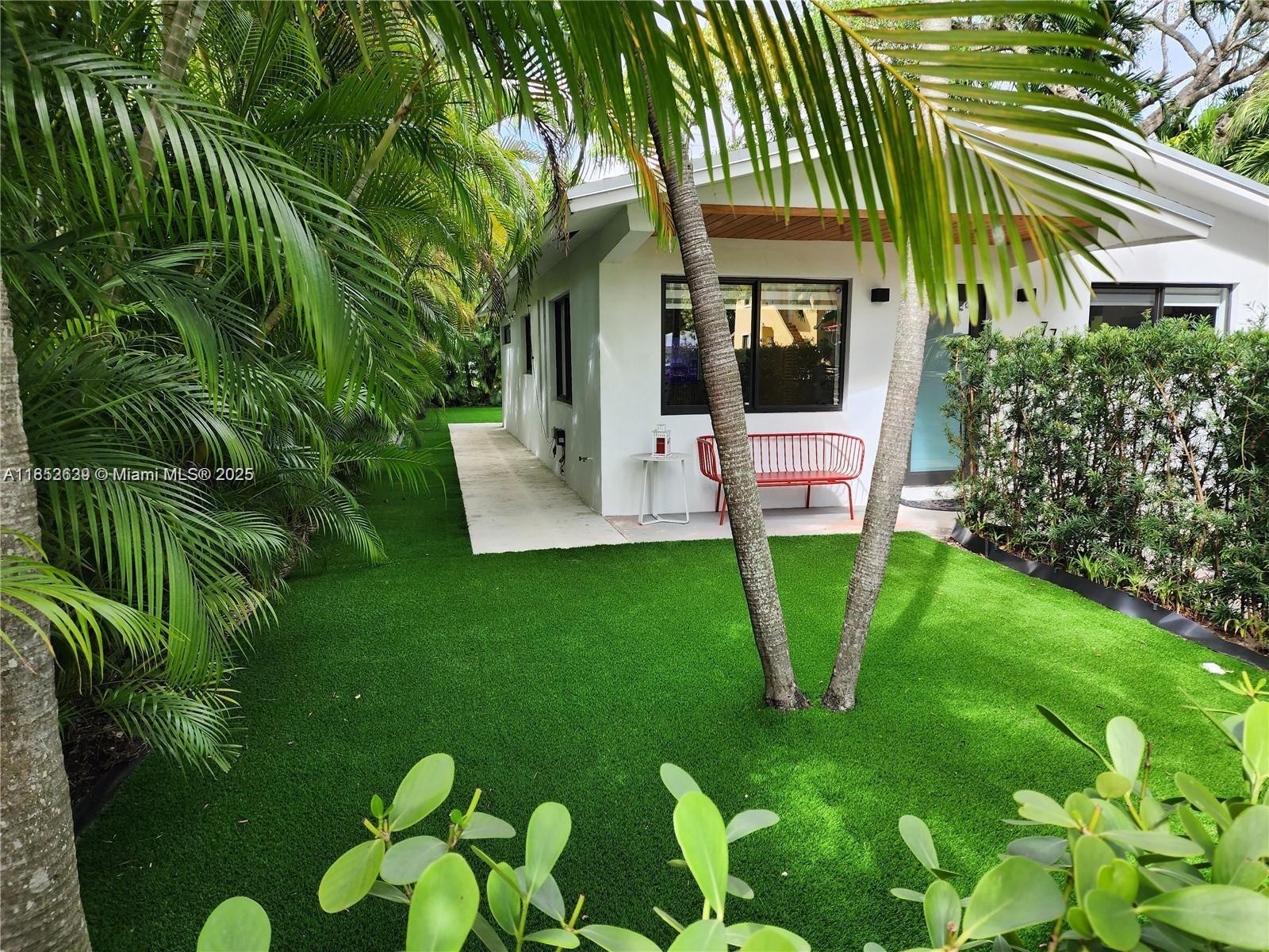 Ver detalles 77 3 / 2 1080 sq. ft. $ 2025-08-04 0 foto