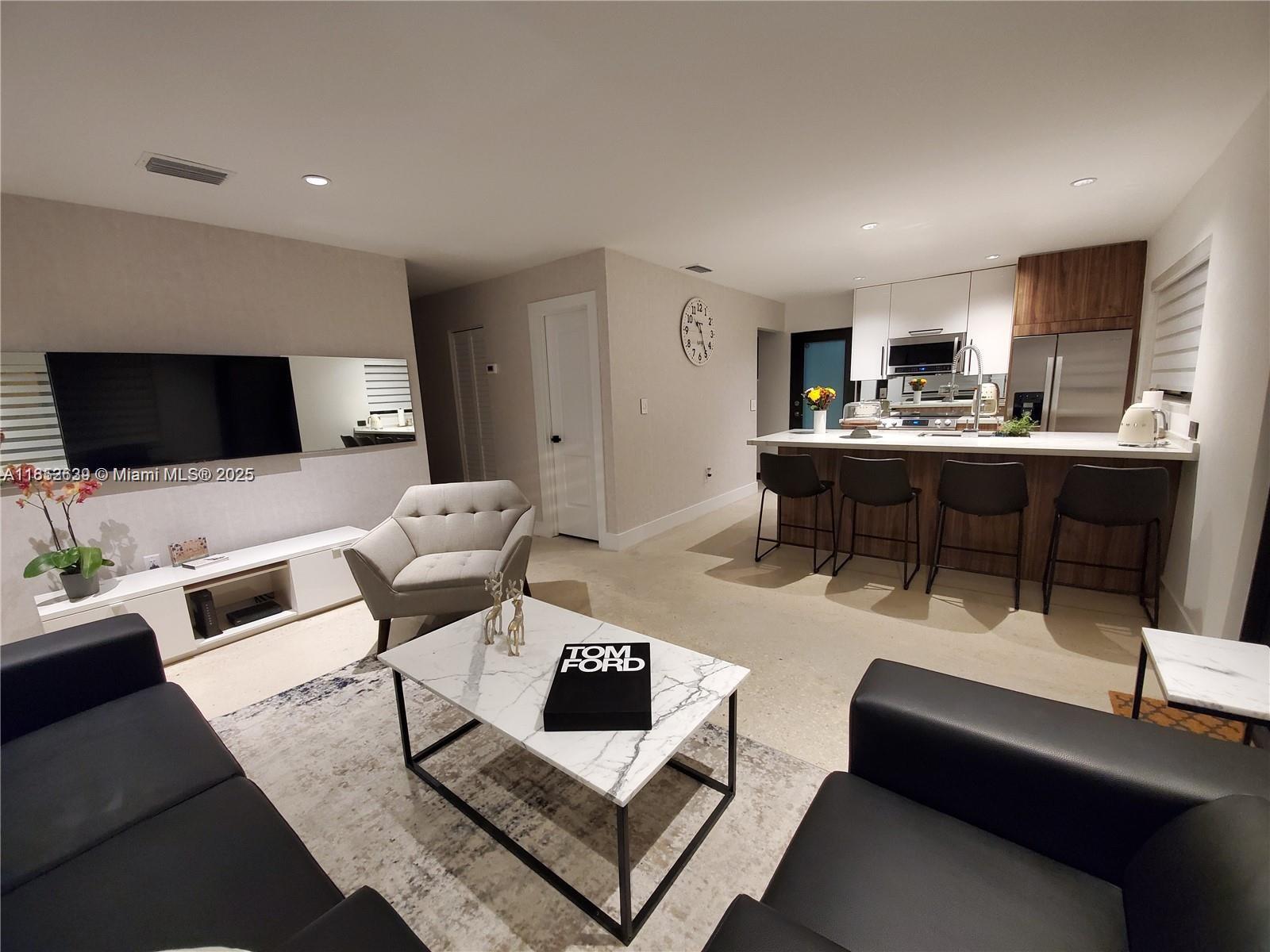 Ver detalles 77 3 / 2 1080 sq. ft. $ 2025-08-04 0 foto