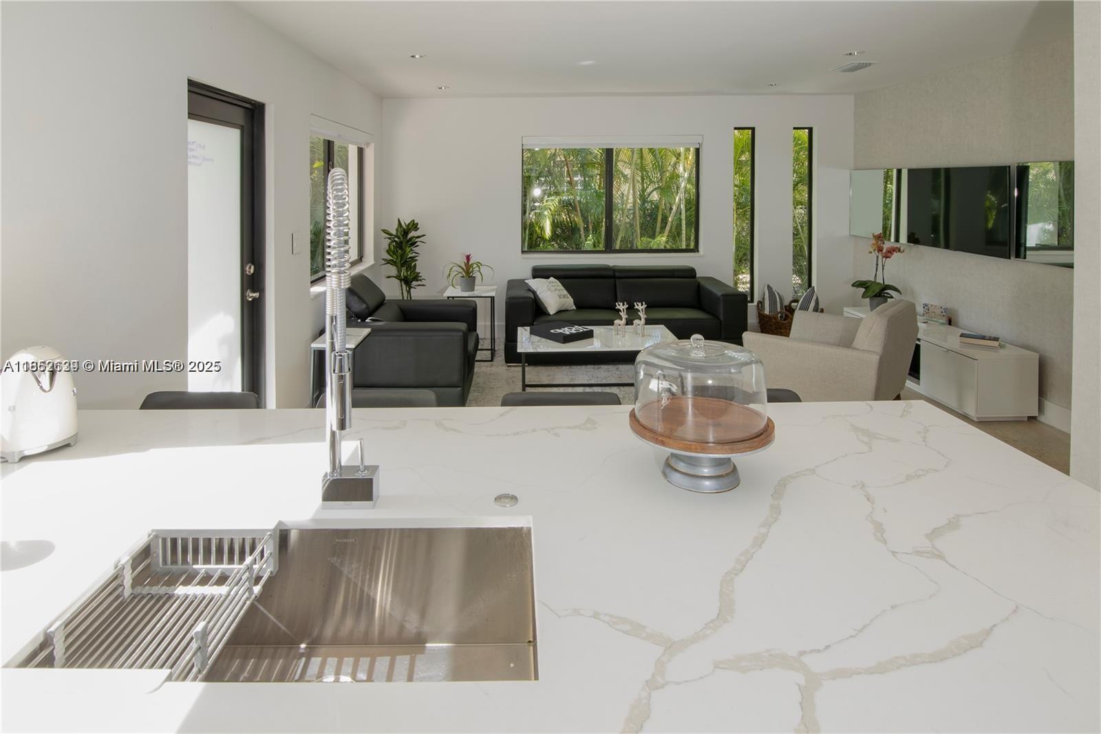 Ver detalles 77 3 / 2 1080 sq. ft. $ 2025-08-04 0 foto