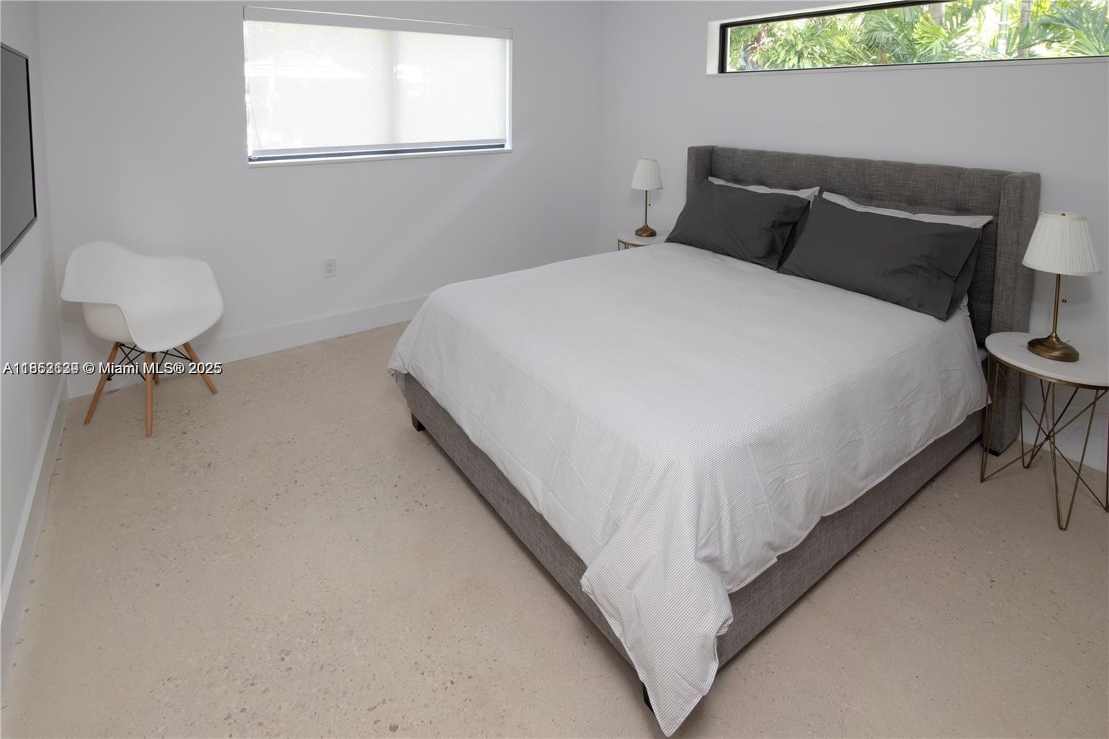 Ver detalles 77 3 / 2 1080 sq. ft. $ 2025-08-04 0 foto