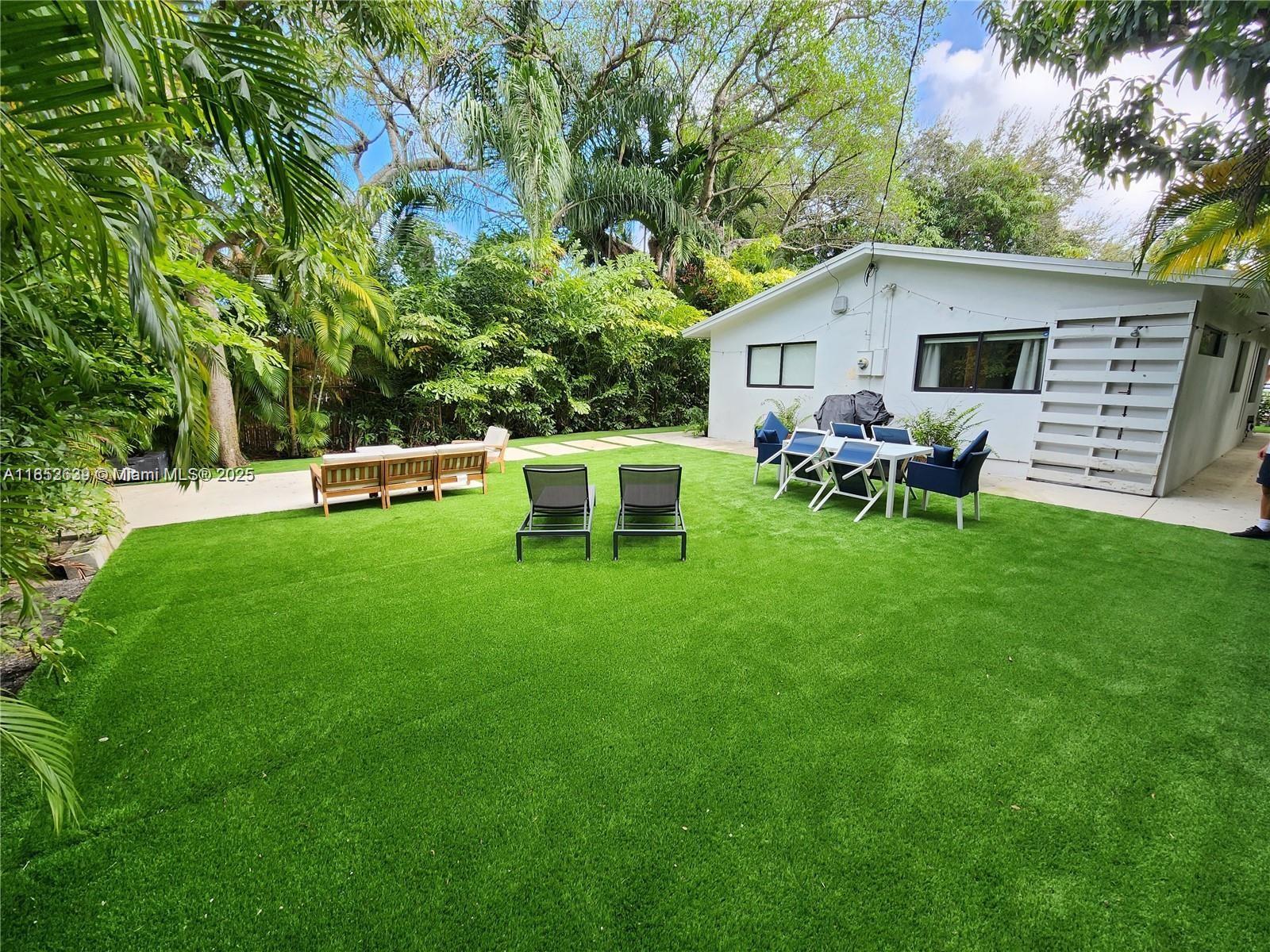 Ver detalles 77 3 / 2 1080 sq. ft. $ 2025-08-04 0 foto