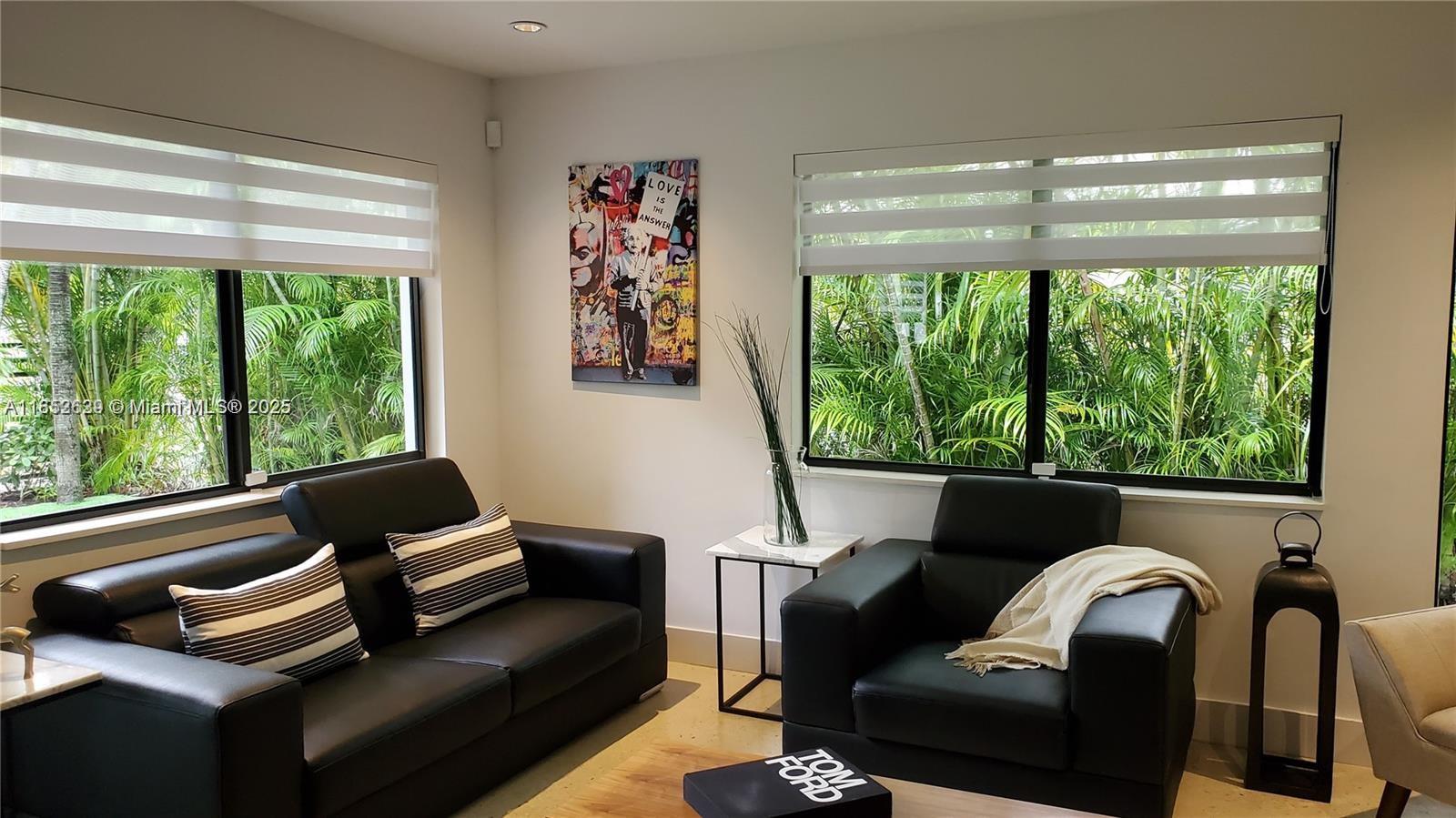Ver detalles 77 3 / 2 1080 sq. ft. $ 2025-08-04 0 foto