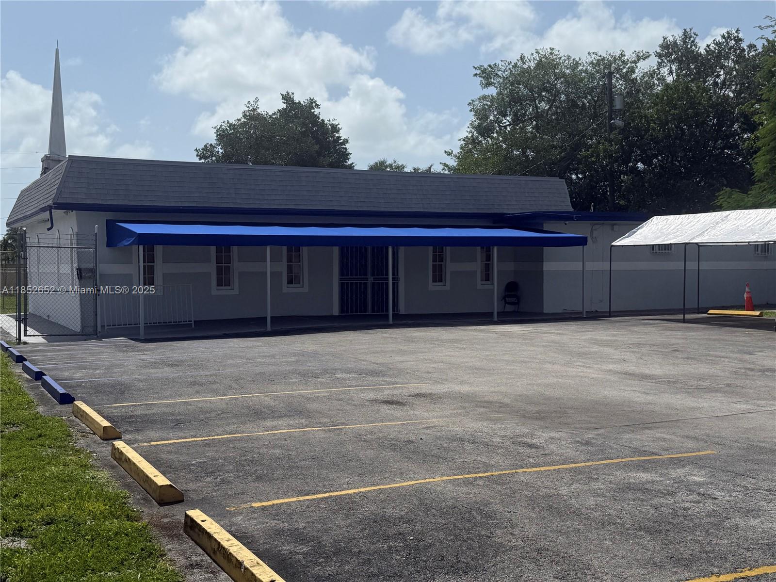 See details / sq. ft. $ 2025-08-04 0 Photo