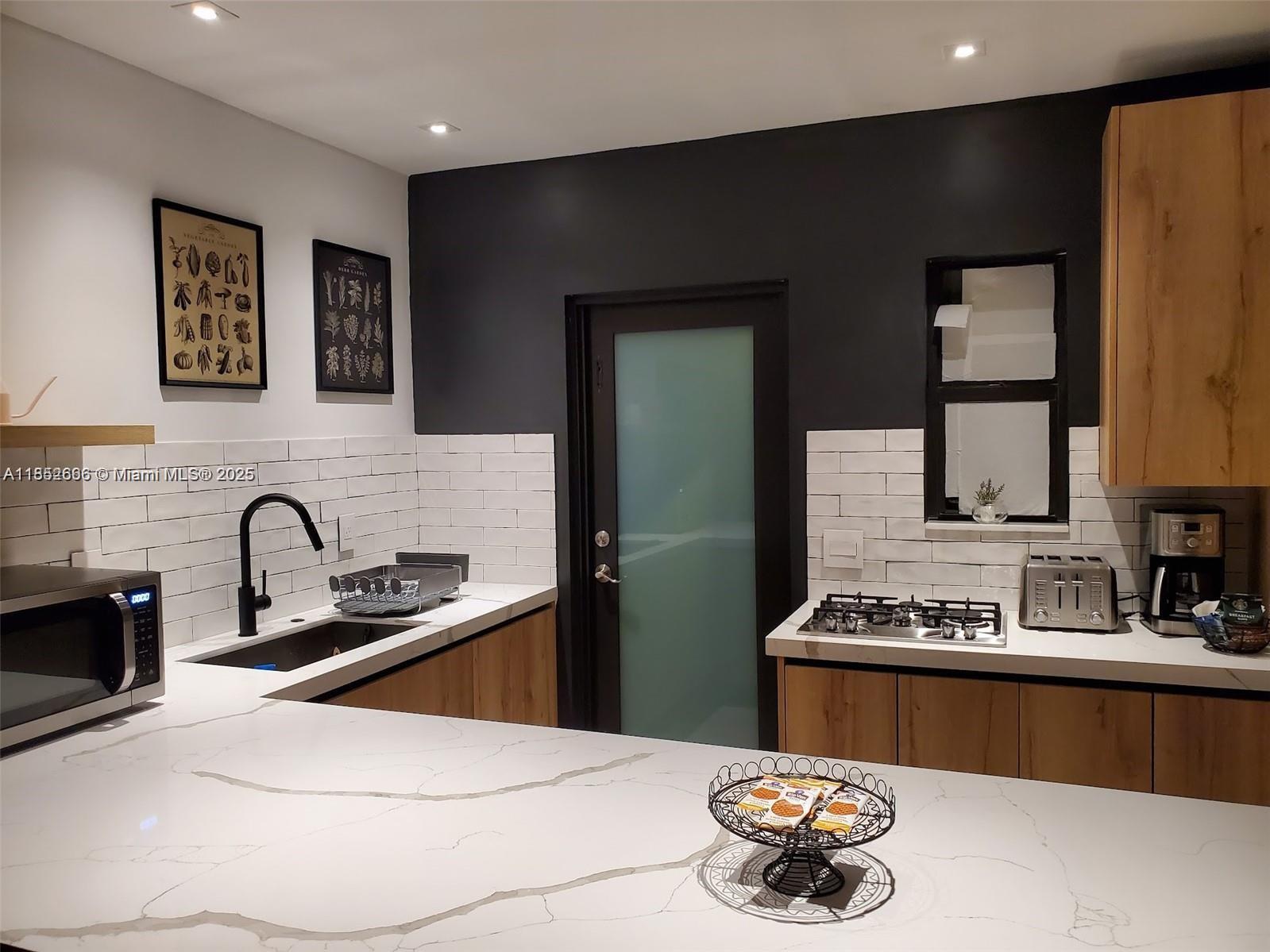 Ver detalles / 2305 sq. ft. $ 2025-08-04 0 foto