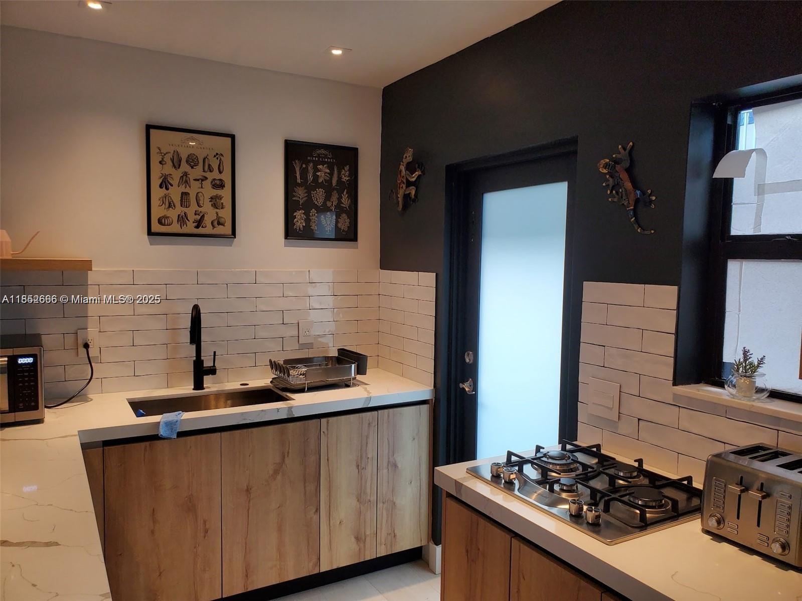 Ver detalles / 2305 sq. ft. $ 2025-08-04 0 foto