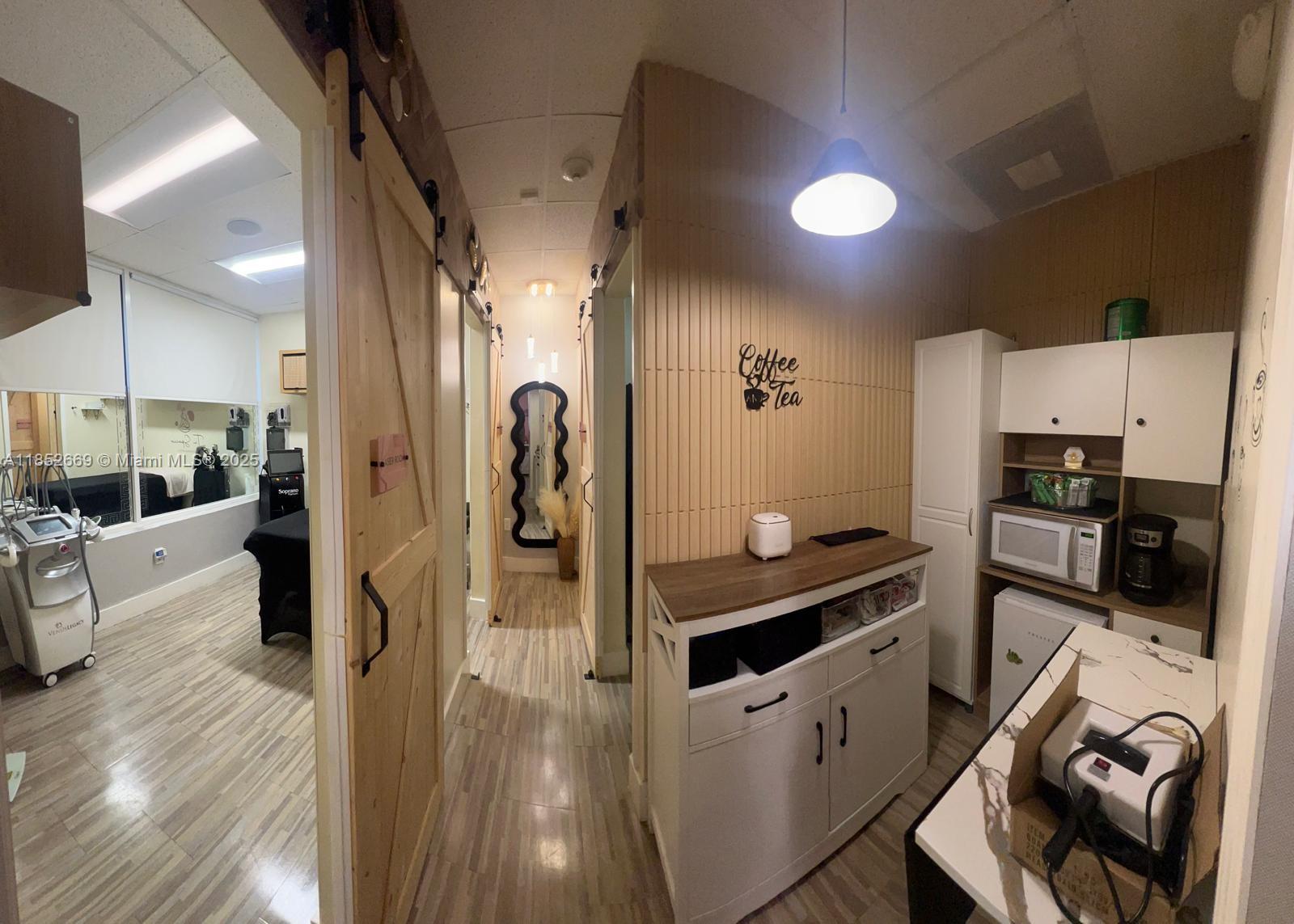   /   sq. ft. $ 2025-08-04 0 foto
