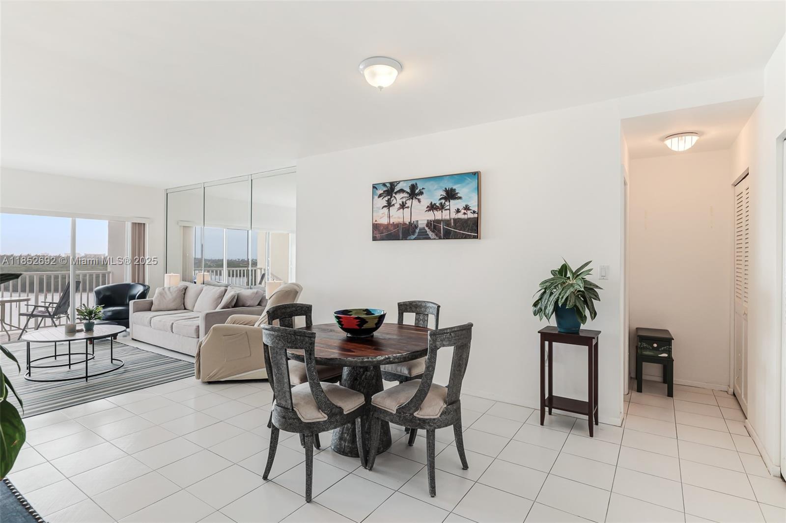 Ver detalles 812 1 / 2 762 sq. ft. $ 2025-08-04 0 foto