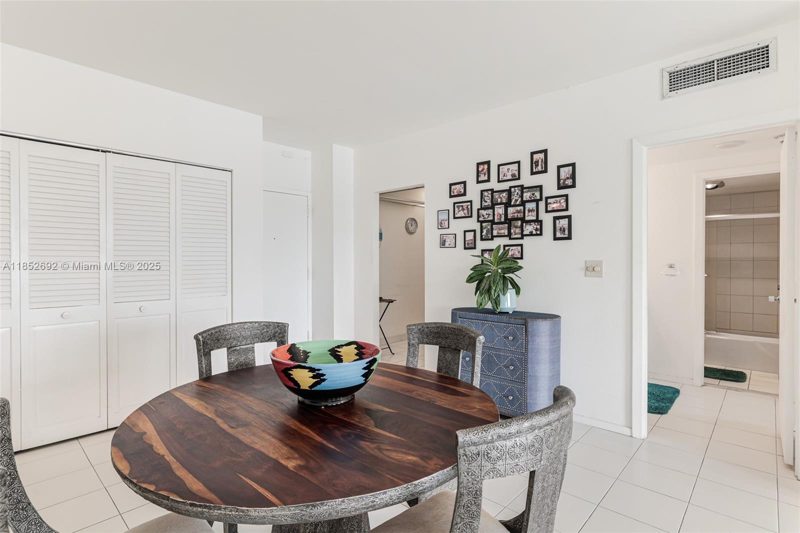 Ver detalles 812 1 / 2 762 sq. ft. $ 2025-08-04 0 foto