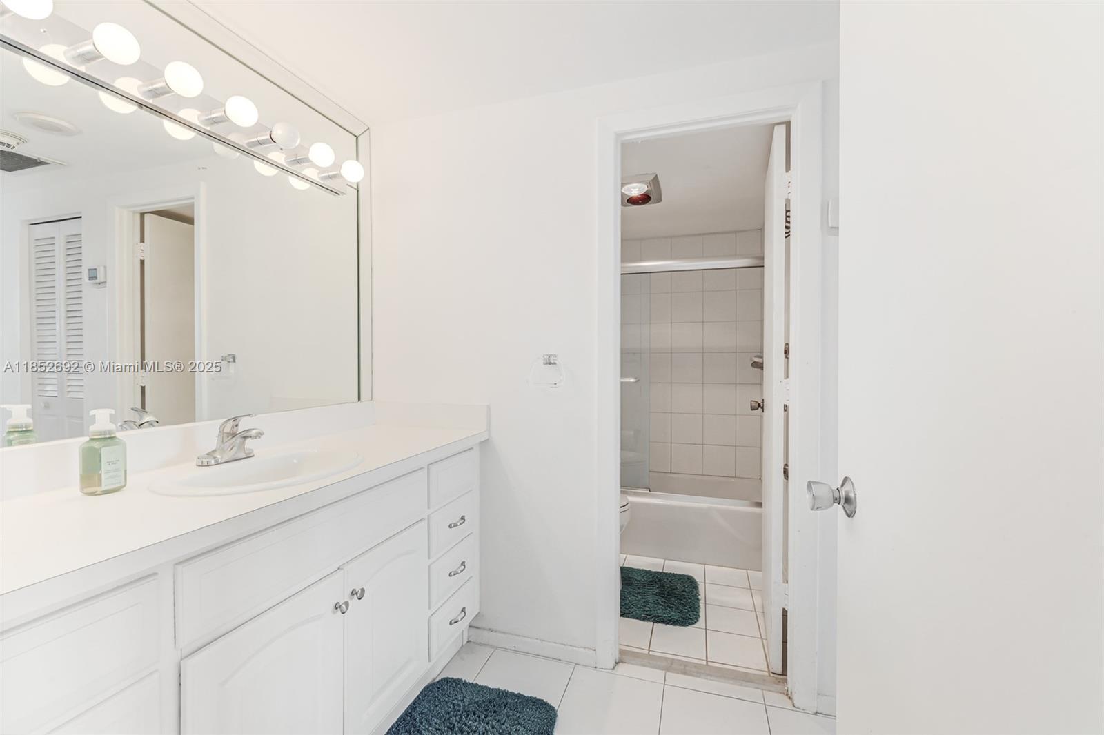 Ver detalles 812 1 / 2 762 sq. ft. $ 2025-08-04 0 foto