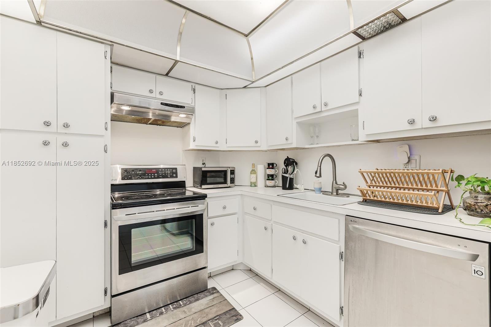 Ver detalles 812 1 / 2 762 sq. ft. $ 2025-08-04 0 foto