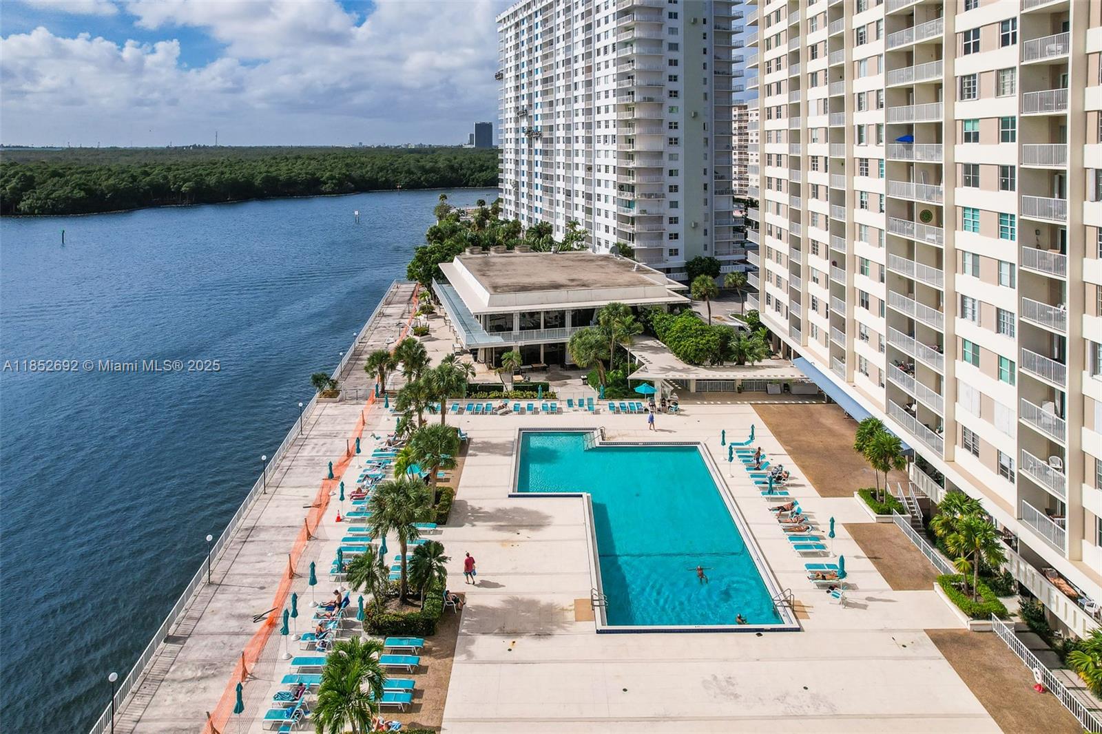 Ver detalles 812 1 / 2 762 sq. ft. $ 2025-08-04 0 foto
