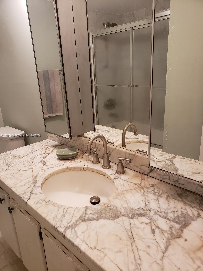 Photo of 2301 Ocean Dr  #1906, Hollywood, Florida, 33019 - Main Bathroom