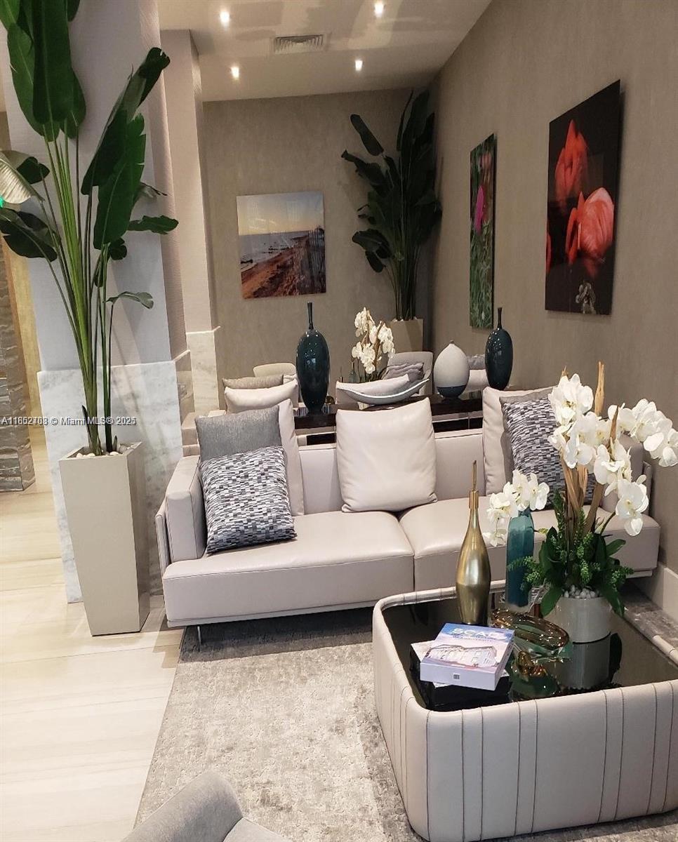 Photo of 2301 Ocean Dr  #1906, Hollywood, Florida, 33019 - Lobby