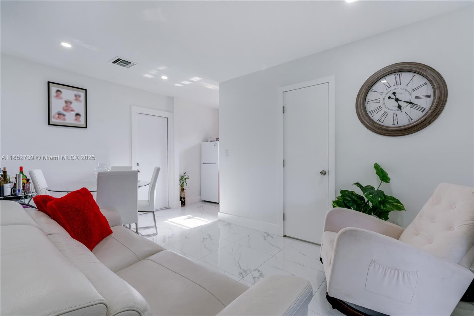 Ver detalles / 2106 sq. ft. $ 2025-08-05 0 foto