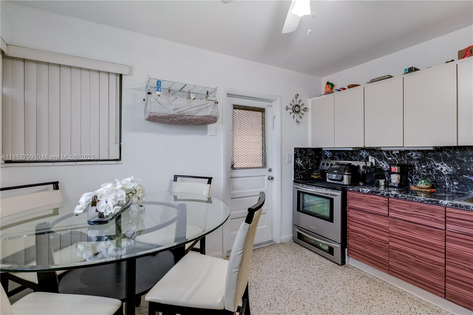 Ver detalles / 2106 sq. ft. $ 2025-08-05 0 foto