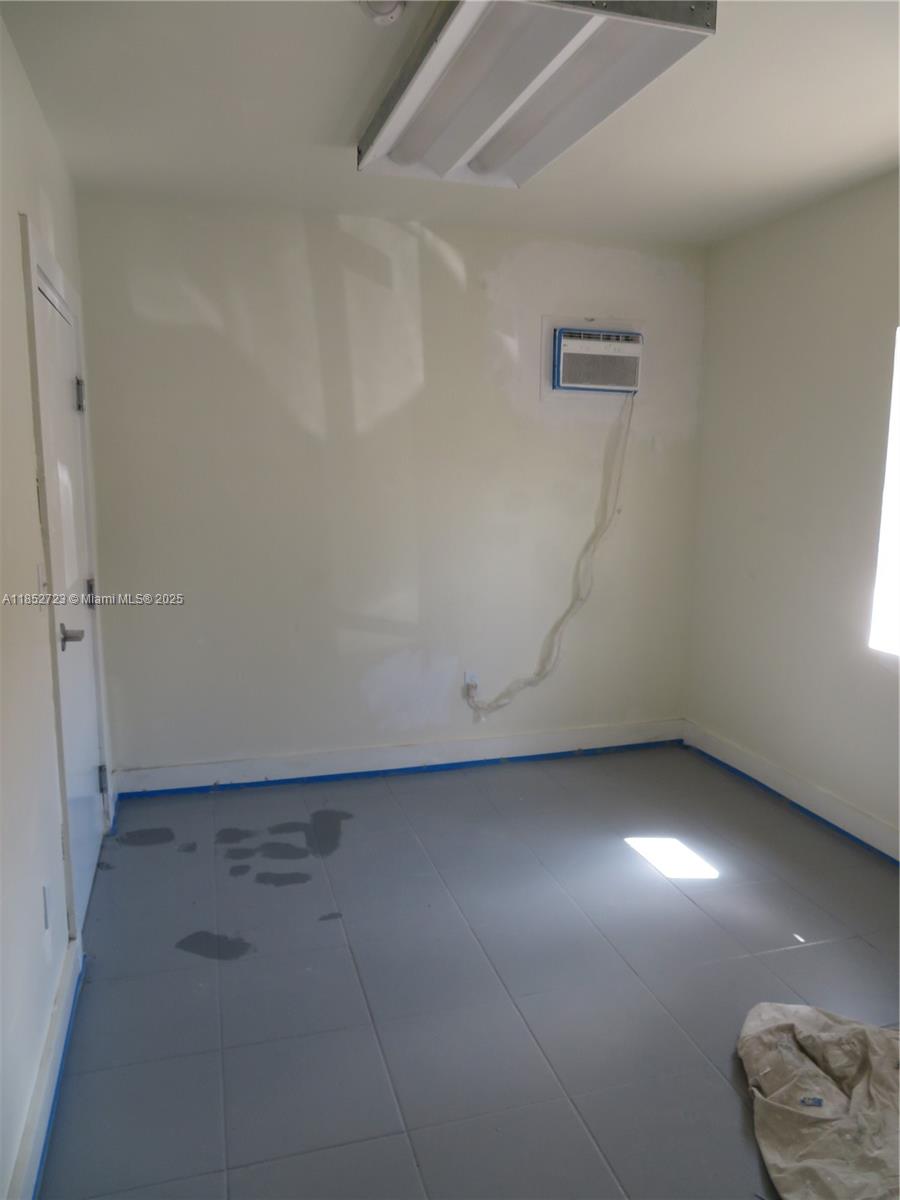 C-1  /   sq. ft. $ 2025-09-18 0 Photo