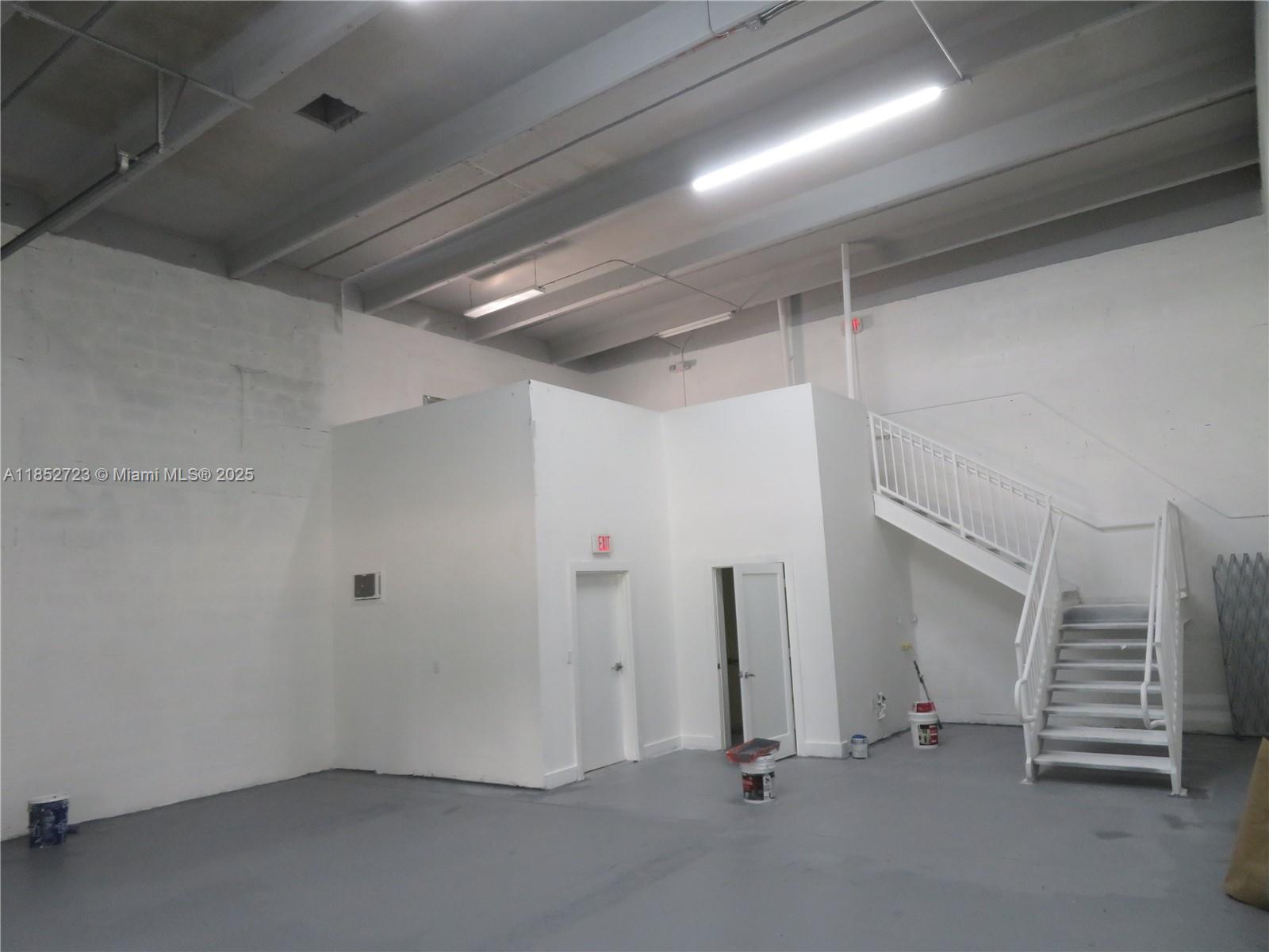 C-1  /   sq. ft. $ 2025-09-18 0 Photo