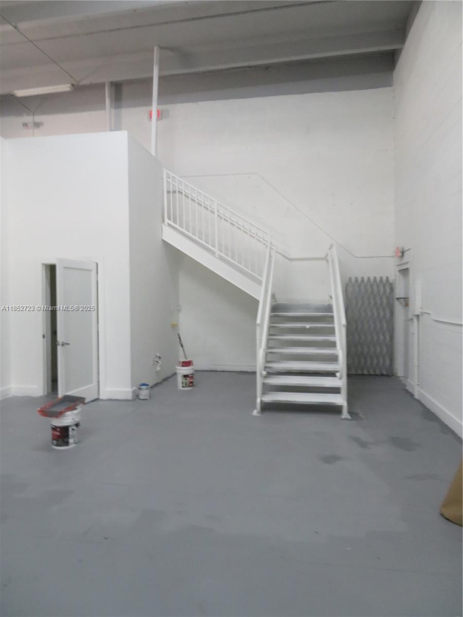 C-1  /   sq. ft. $ 2025-09-18 0 Photo