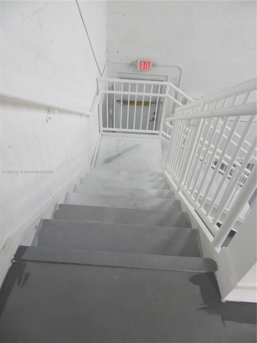 C-1  /   sq. ft. $ 2025-09-18 0 Photo