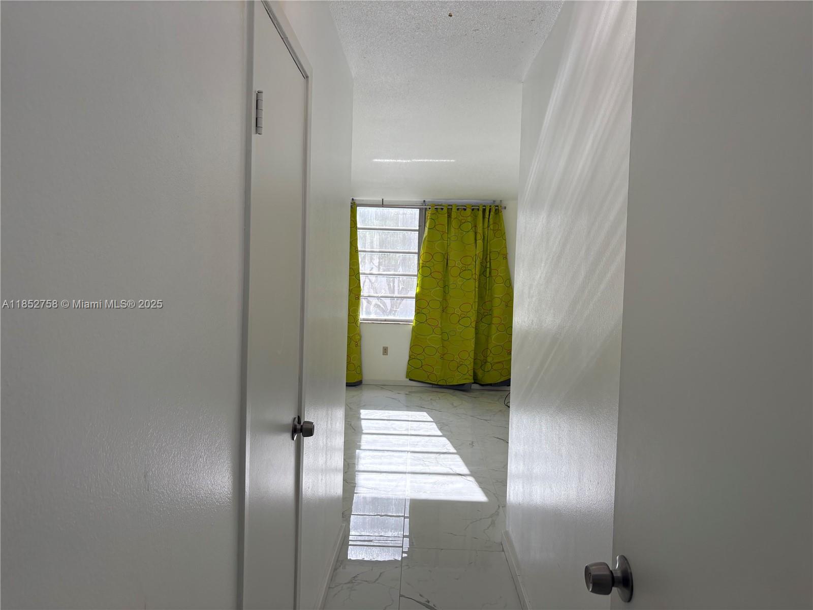 See details 307-3 1 / 1 909 sq. ft. $ 2025-08-05 0 Photo