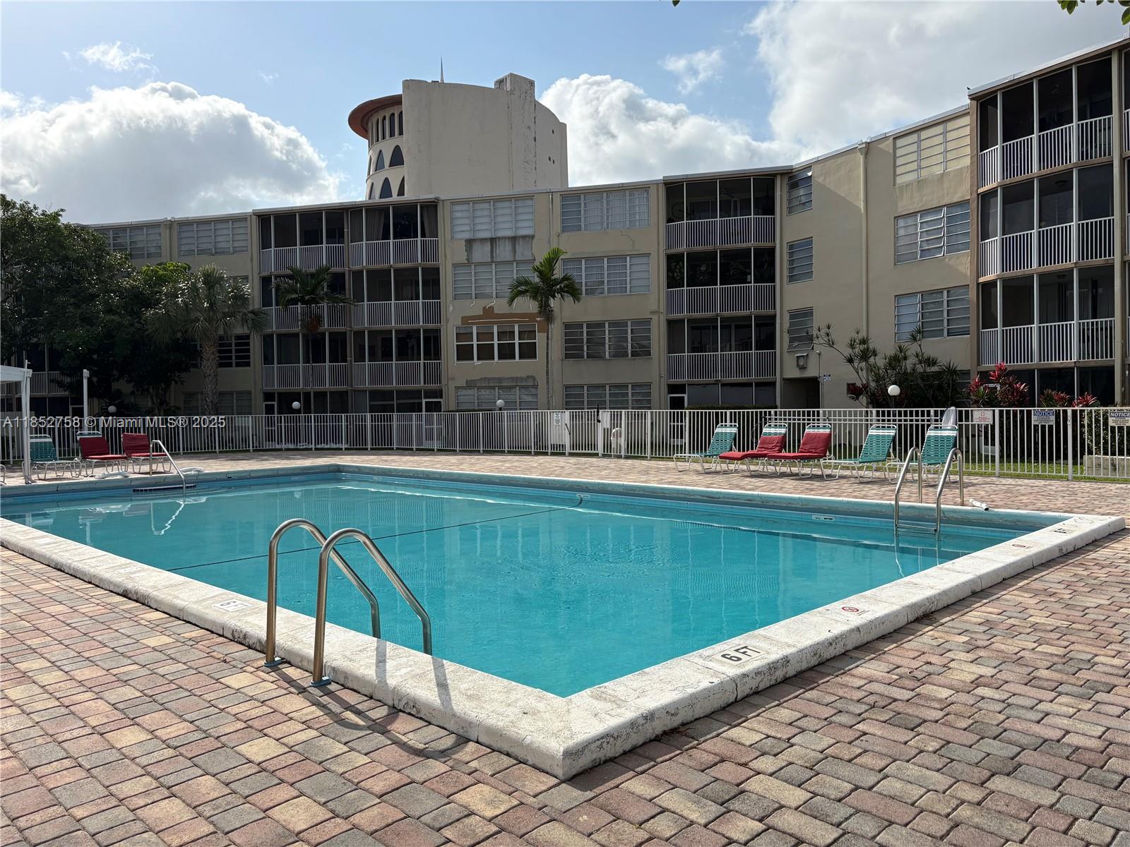 See details 307-3 1 / 1 909 sq. ft. $ 2025-08-05 0 Photo