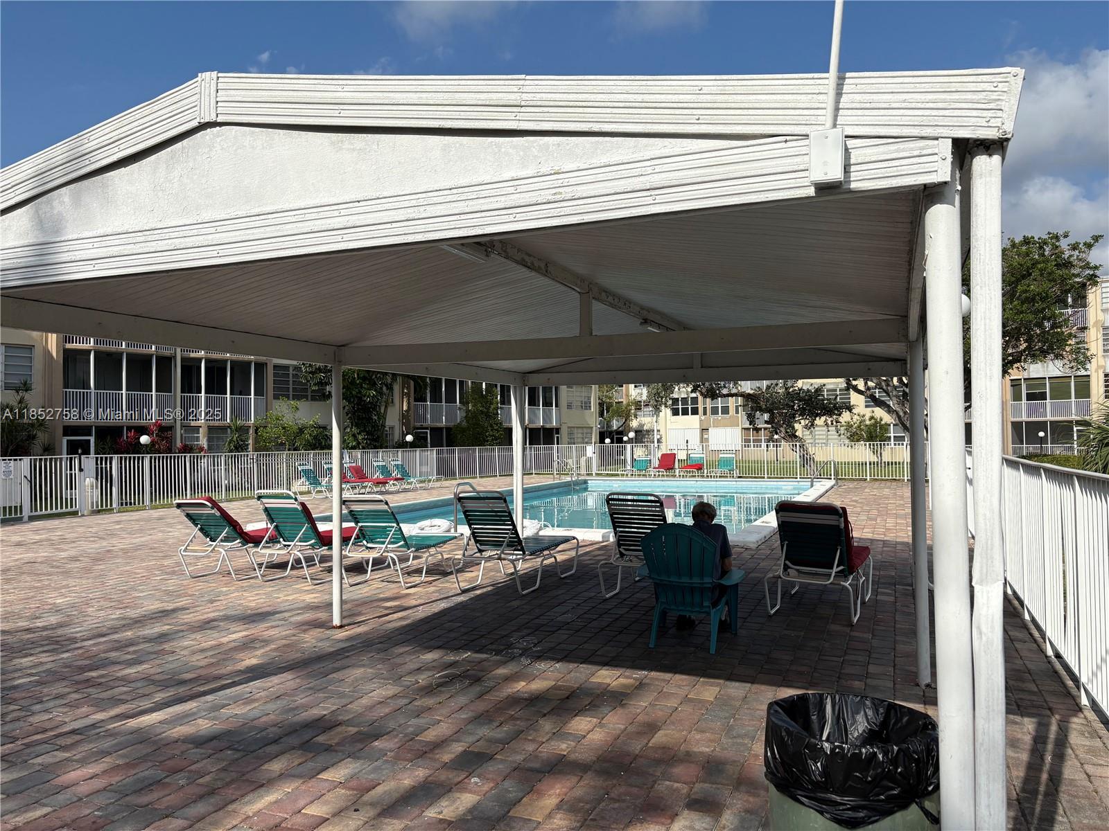 See details 307-3 1 / 1 909 sq. ft. $ 2025-08-05 0 Photo