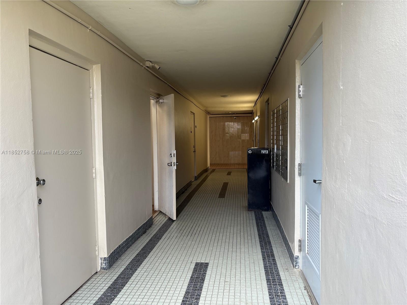 See details 307-3 1 / 1 909 sq. ft. $ 2025-08-05 0 Photo
