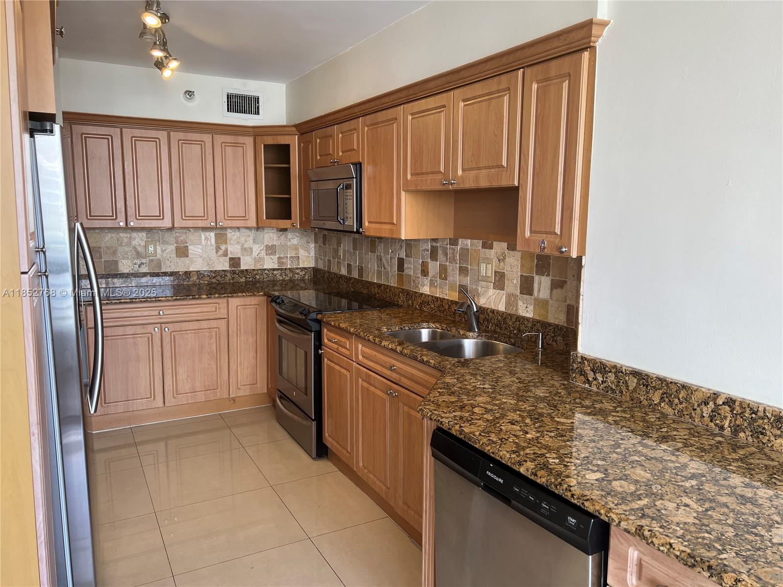 Photo of 19101 36th Ct  #1602, Aventura, Florida, 33180 - Nicely updated Kitchen