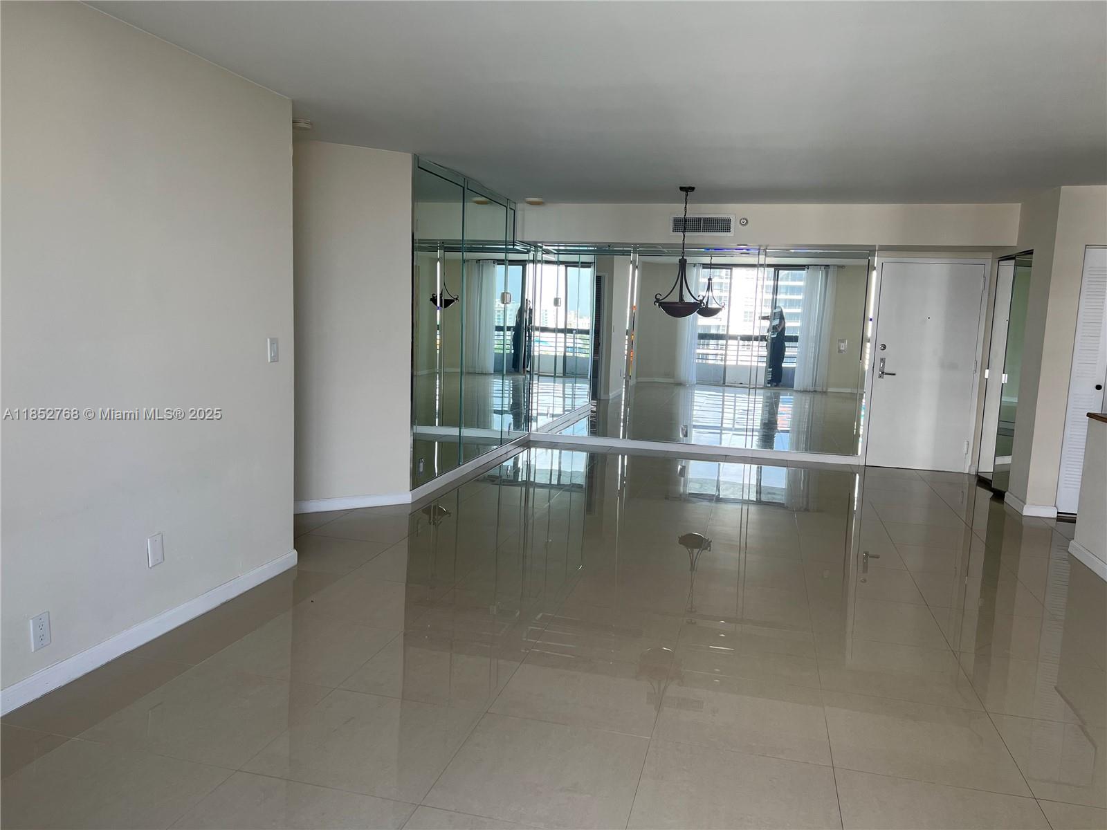 Photo of 19101 36th Ct  #1602, Aventura, Florida, 33180 - Tiled Floors in Liv/Din