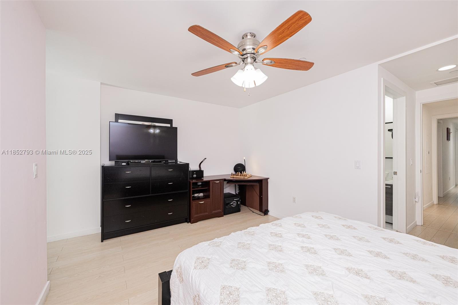 Photo of 2950 188th St  #139, Aventura, Florida, 33180 - 2nd Bedroom