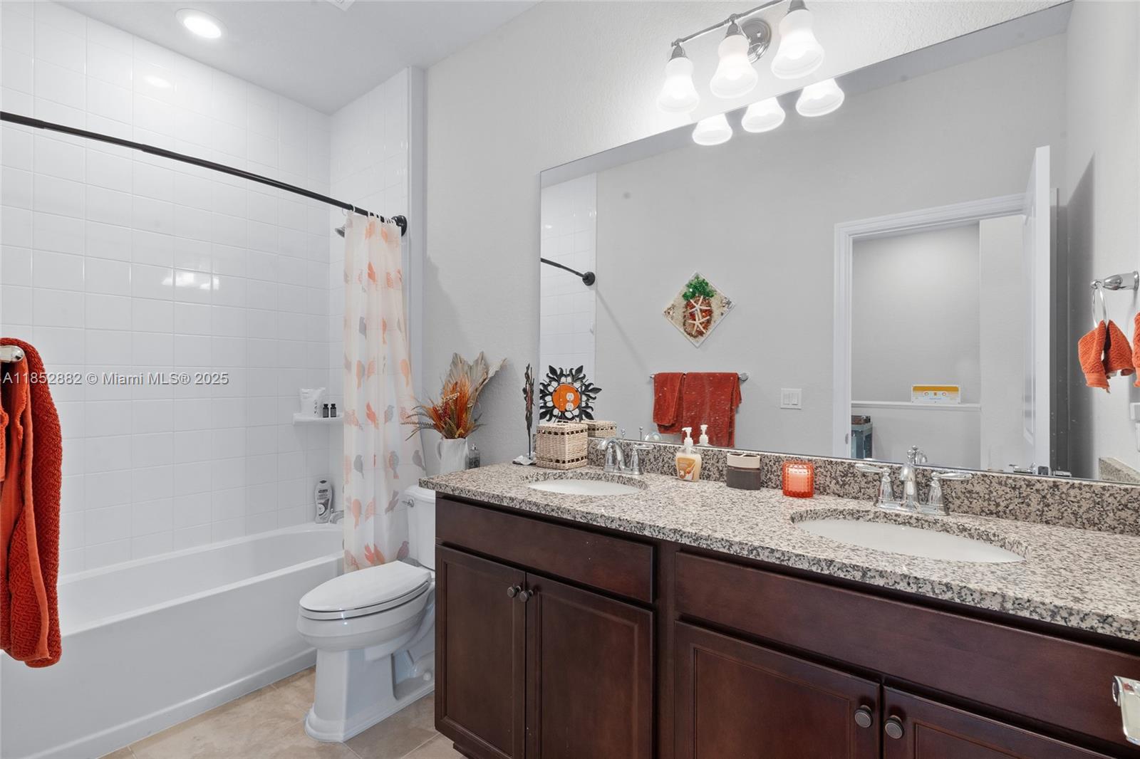 Ver detalles 4248 3 / 3 1776 sq. ft. $ 2025-08-05 0 foto