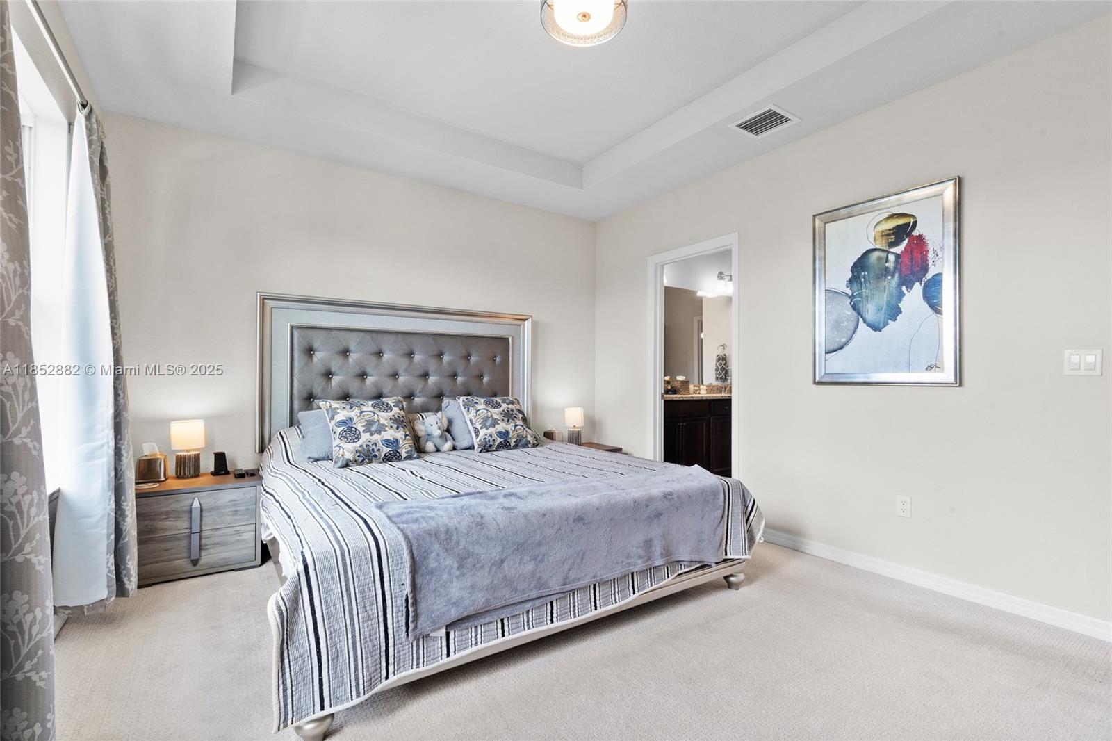 Ver detalles 4248 3 / 3 1776 sq. ft. $ 2025-08-05 0 foto