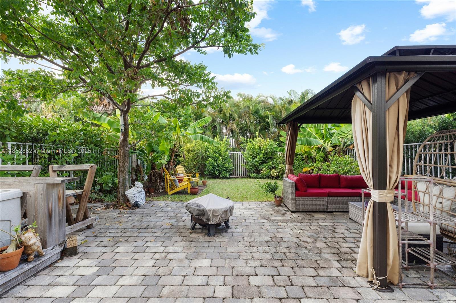 Ver detalles 4248 3 / 3 1776 sq. ft. $ 2025-08-05 0 foto