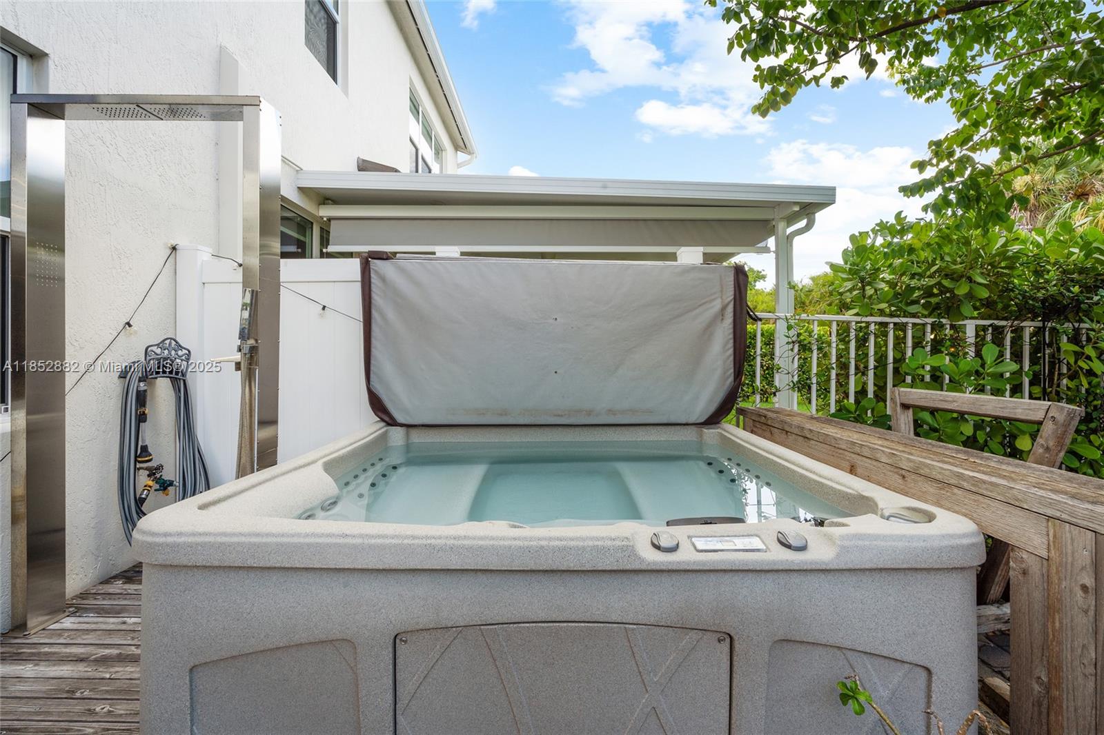 Ver detalles 4248 3 / 3 1776 sq. ft. $ 2025-08-05 0 foto