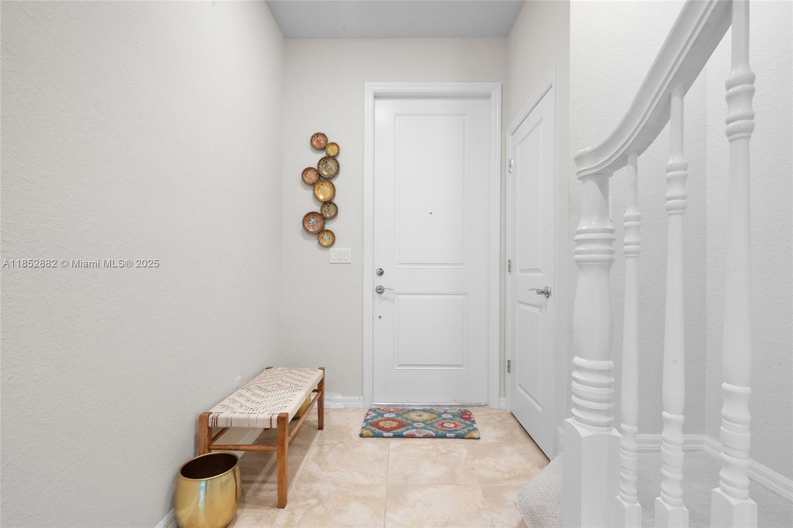 Ver detalles 4248 3 / 3 1776 sq. ft. $ 2025-08-05 0 foto
