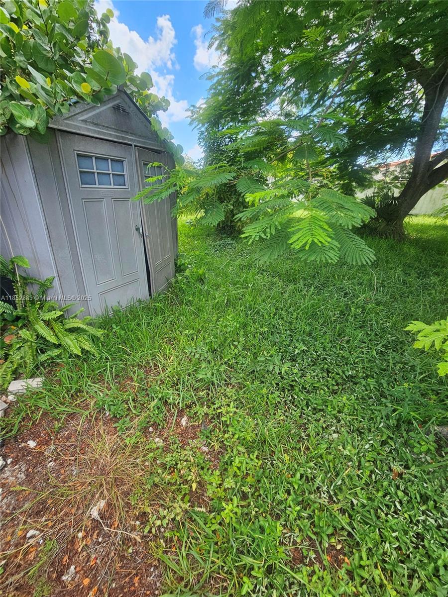 See details / sq. ft. $ 2025-08-05 0 Photo